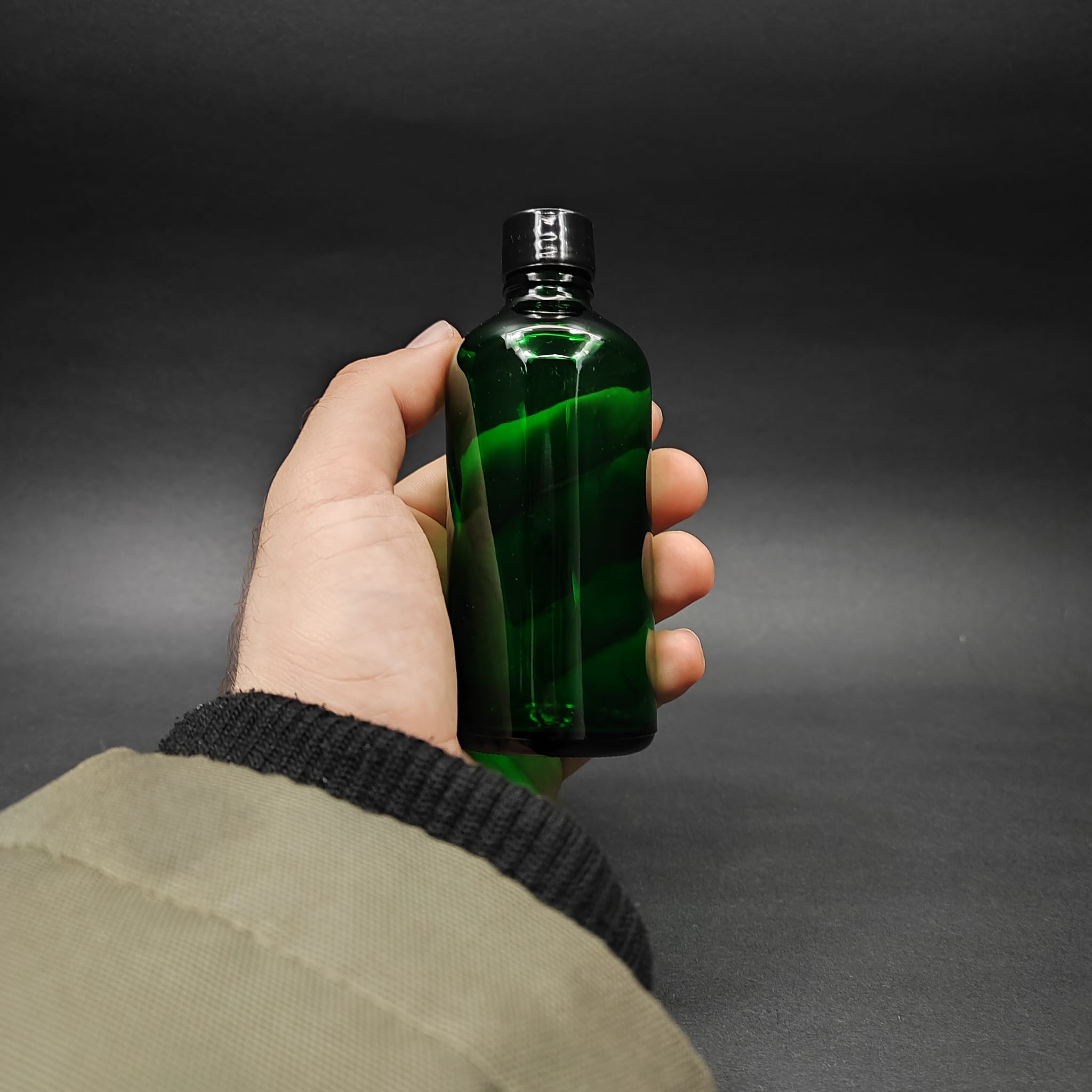 100 CC YEŞİL CAM ŞİŞE + KENDİNDEN CONTALI SIZDIRMAZ SİYAH KAPAK - 100 ML KAPAKLI CAM ŞİŞE