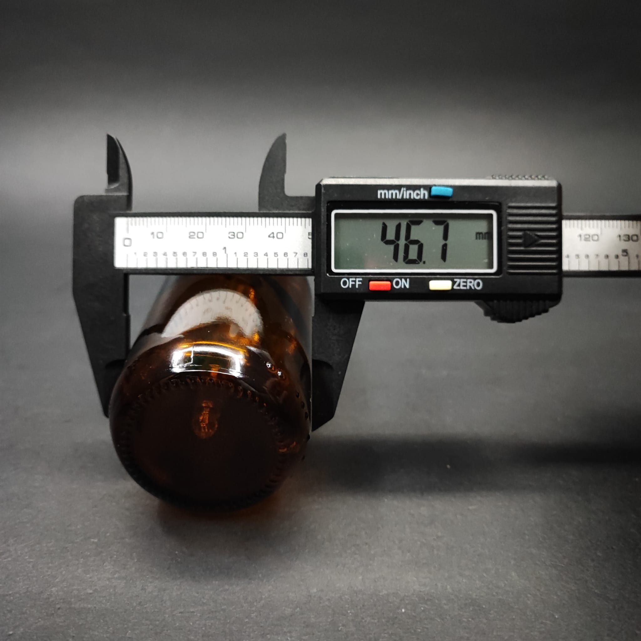 100 ML DOLUMU KOLAY, GENİŞ AĞIZLI CAM DAMLALIKLI ŞİŞE (25 MM AĞIZ)  - 100 CC BEYAZ DAMLALIKLI CAM ECZA ŞİŞESİ - AMBER KAHVERENGİ