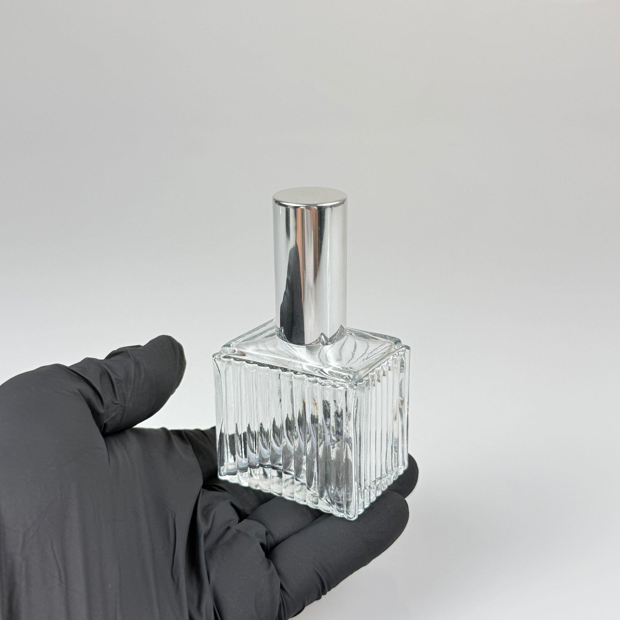 50 CC KÖŞELİ DESENLİ ÇİZGİLİ CAM ŞİŞE - VİDALI GÜMÜŞ SPREYLİ PARFÜM KOLONYA ŞİŞESİ TAKIM - 50 ML PRESTİJLİ ŞİŞE