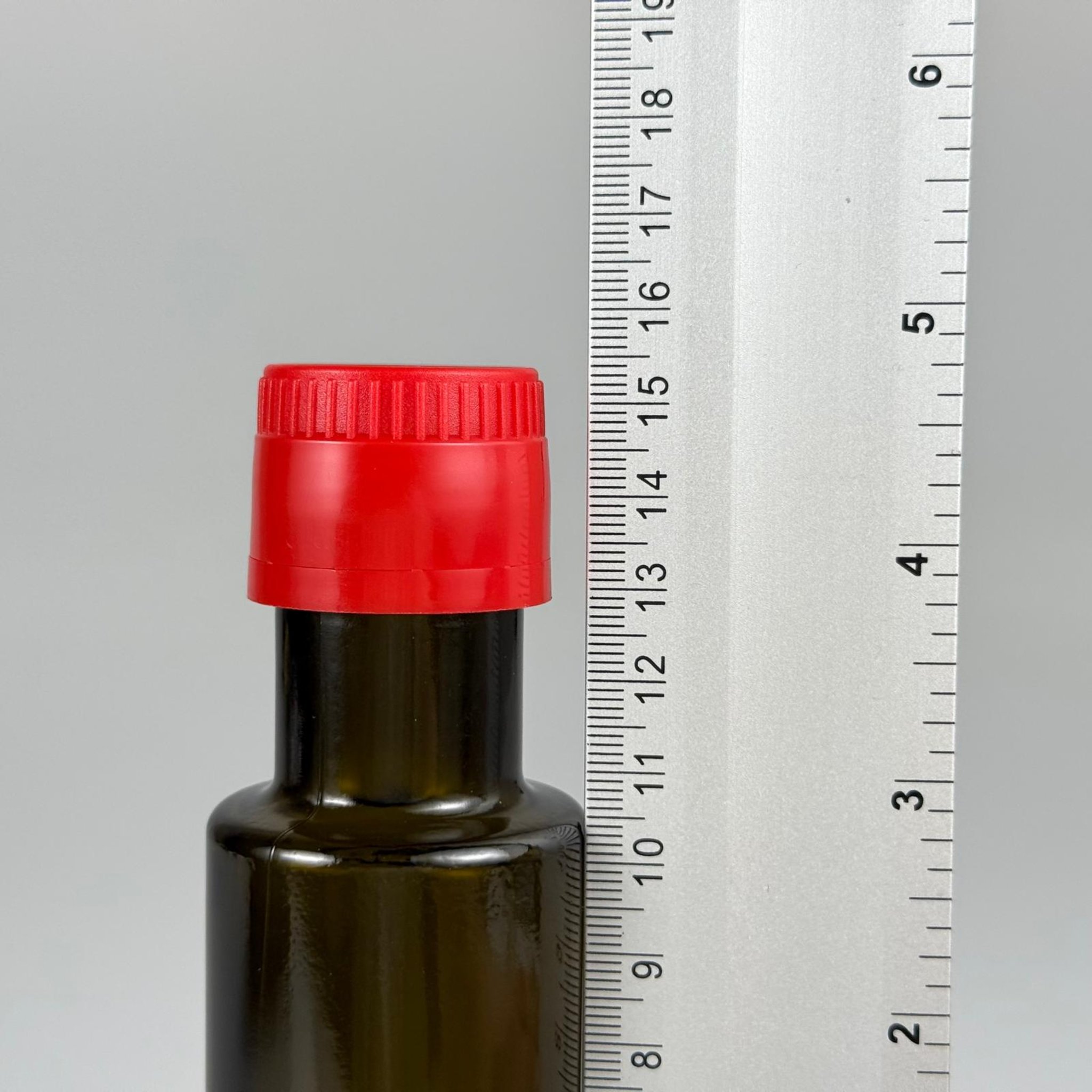 100 CC DORİKA CAM ŞİŞE KOYU YEŞİL (31 MM AĞIZ) - AKITICILI KIRMIZI KİLİTLİ KAPAKLI - 100 ML SİLİNDİR DORİCA YAĞ VE SOS ŞİŞELERİ