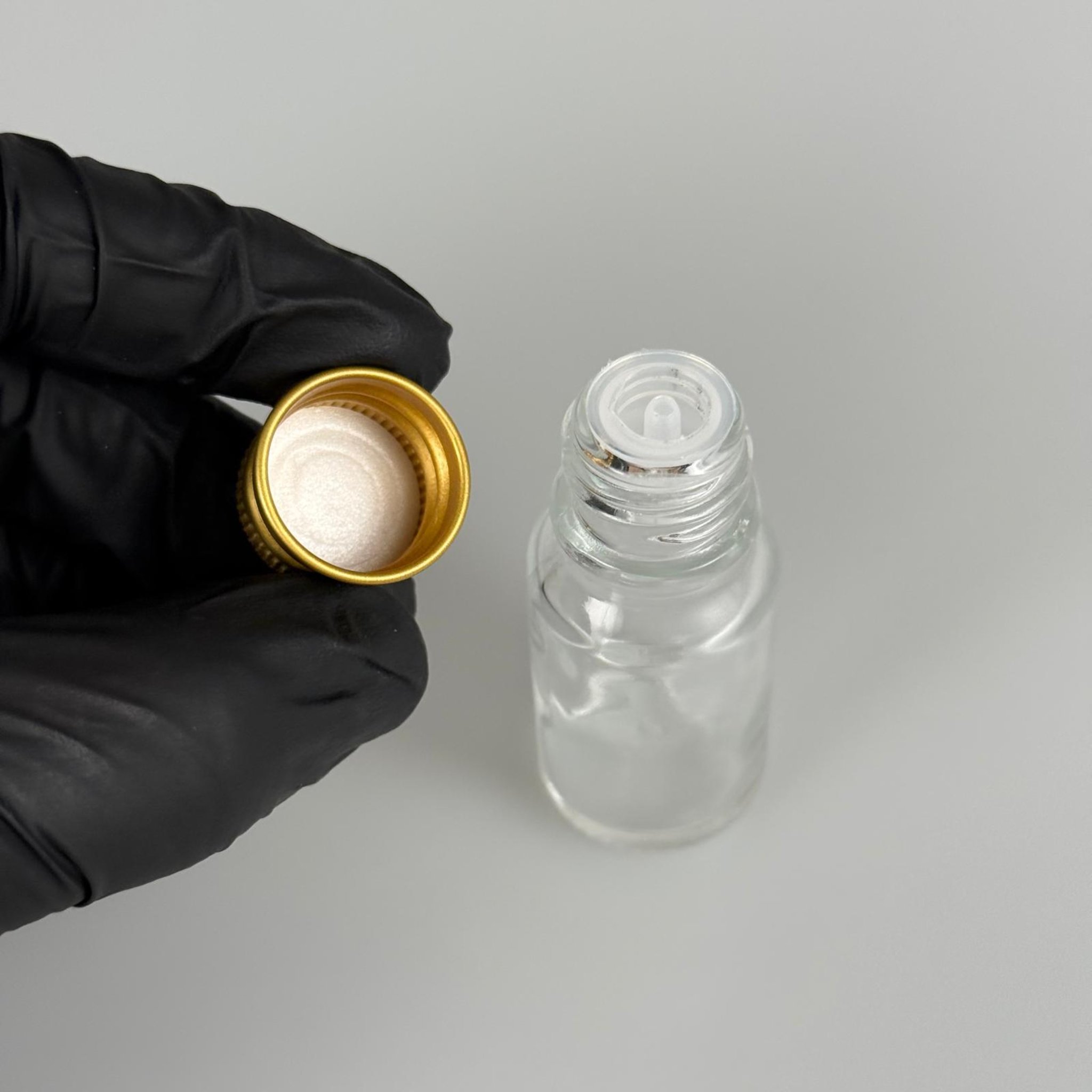 10 CC ŞEFFAF CAM ŞİŞE + KÖPÜK CONTALI GOLD ALÜMİNYUM METAL KAPAKL + KOLONYA TIPALI TAKIM - 10 ML ŞEFFAF CAM ŞİŞE
