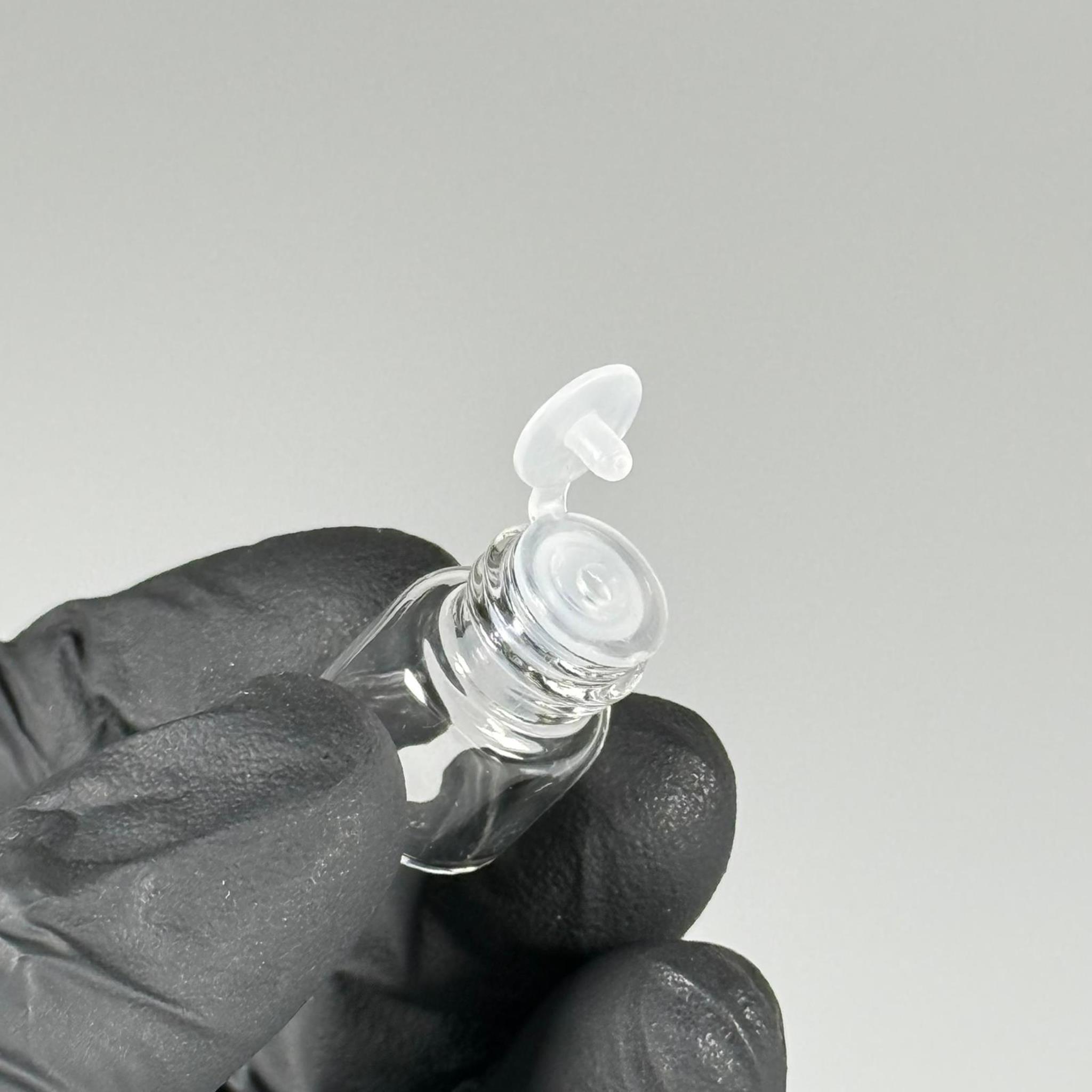 1 CC ŞEFFAF İNCE CAM ŞİŞE - SİYAH KAPAKLI + İÇTEN DAMLALIKLI - 1 ML CAM ŞİŞE