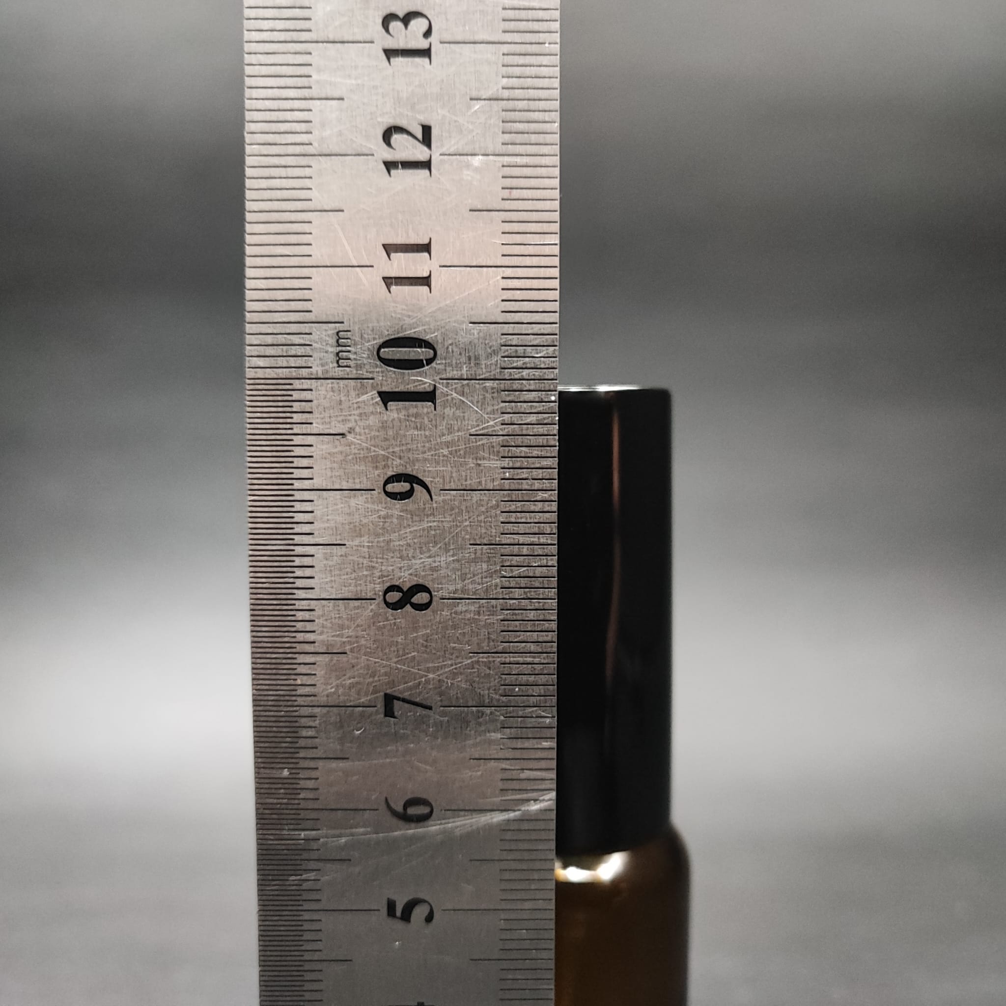 20 ML LÜKS VİDALI VALF ÇEVİRME PARFÜM ŞİŞELERİ - 20 CC AMBER CAM ŞİŞE - SİYAH METAL SPREYLİ KAPAKLI SET