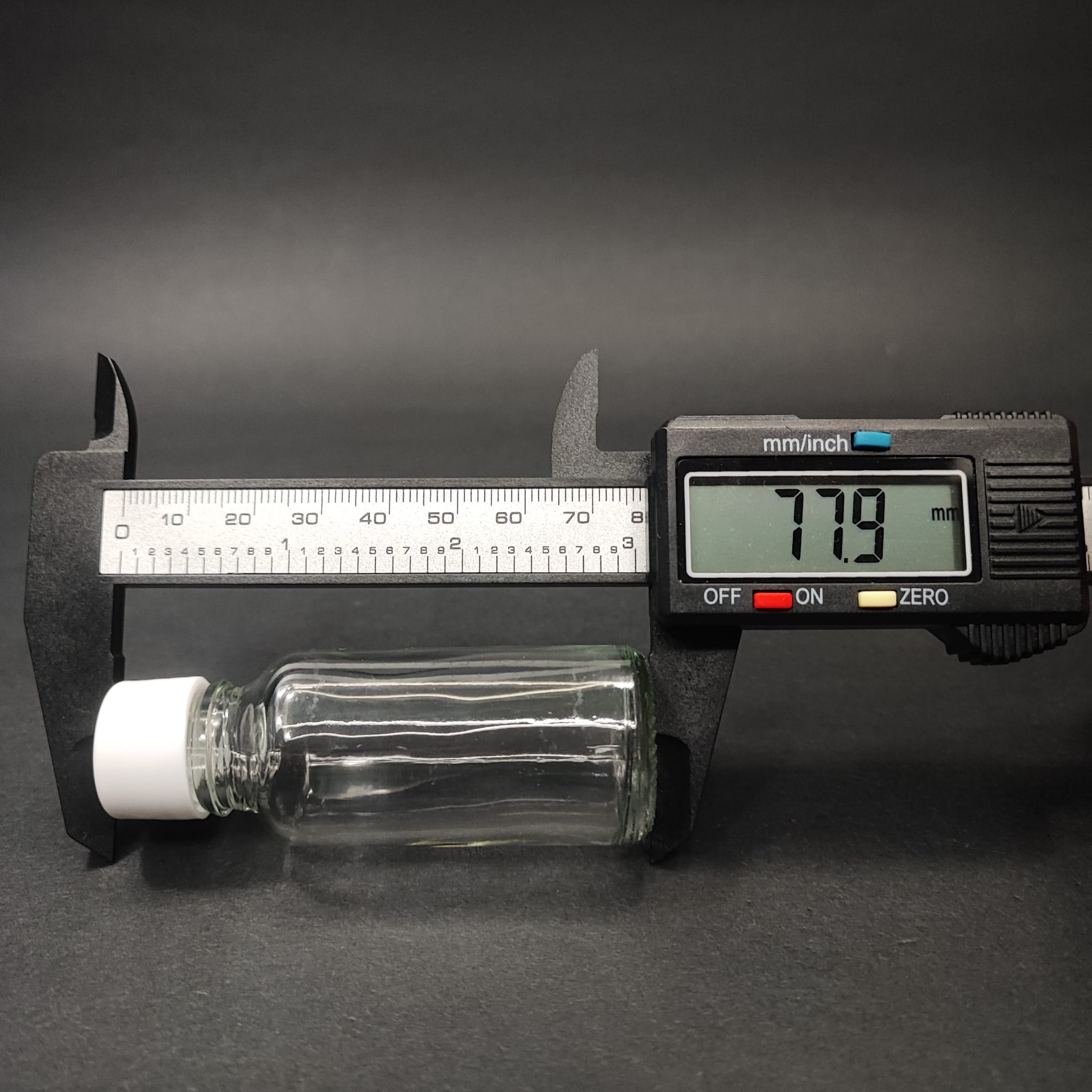 20 CC ŞEFFAF CAM ŞİŞE + KENDİNDEN CONTALI SIZDIRMAZ BEYAZ KAPAK - 20 ML KAPAKLI CAM ŞİŞE