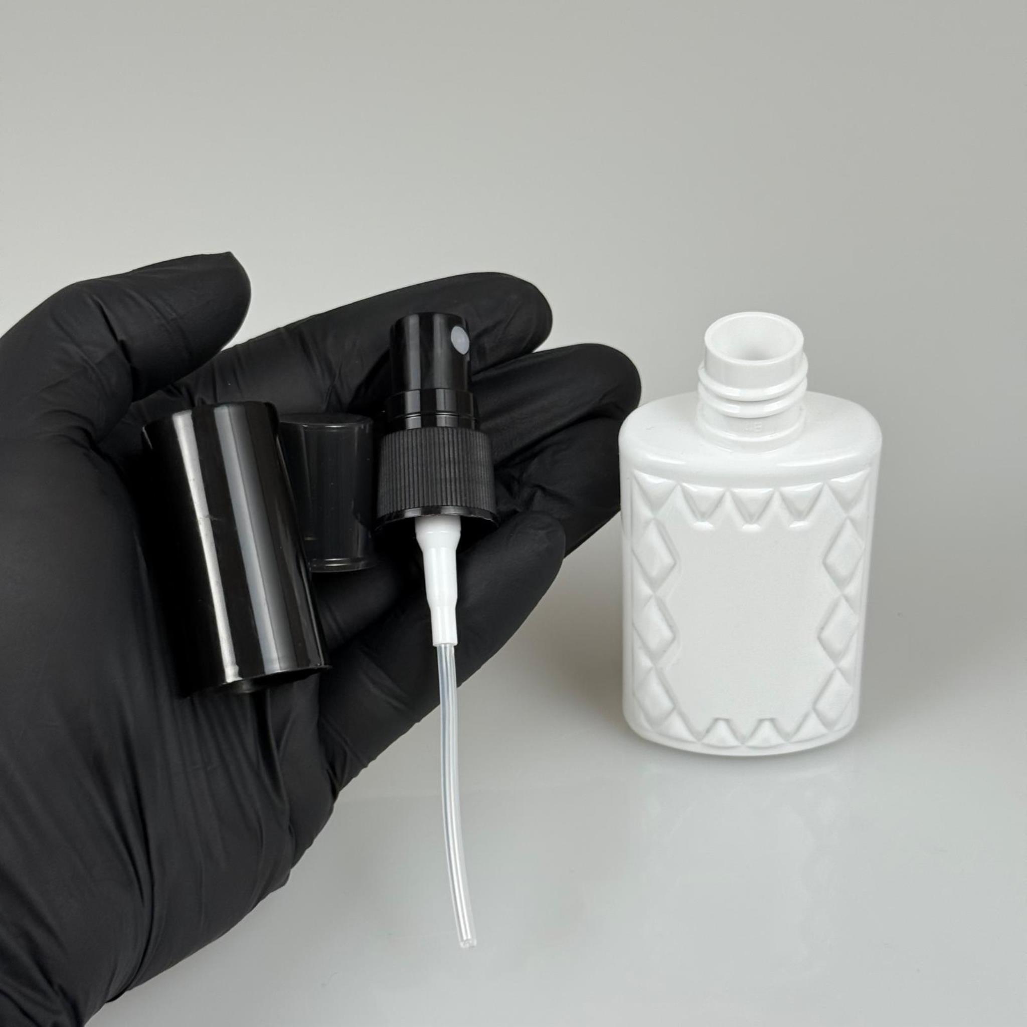 50 CC BEYAZ PET KÖŞELİ PARFÜM ŞİŞESİ  - SİYAH SPREYLİ - SİYAH KORUMA KAPAKLI - 50 ML PLASTİK PARFÜM - KOLONYA ŞİŞESİ