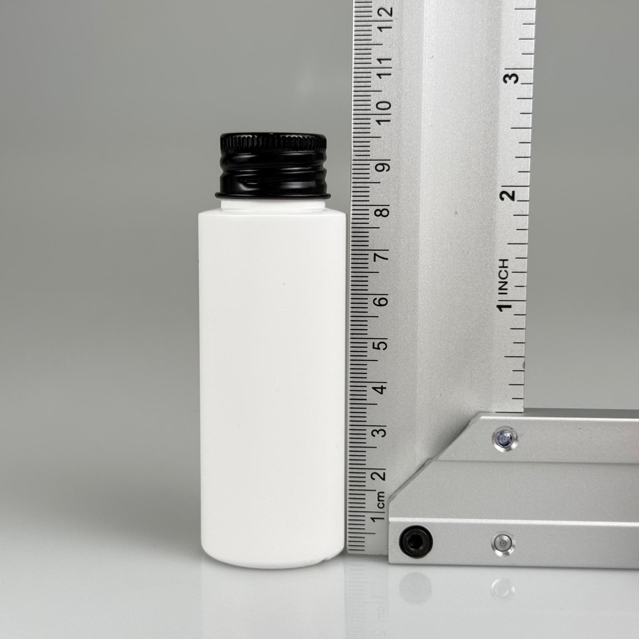 50 CC BEYAZ POLİETİLEN PLASTİK ASETON ŞİŞESİ ( 24 AĞIZ ) + KÖPÜK CONTALI SİYAH METAL ALÜMİNYUM KAPAK TAKIM - 50 ML BEYAZ PLASTİK ASETON ŞİŞELERİ