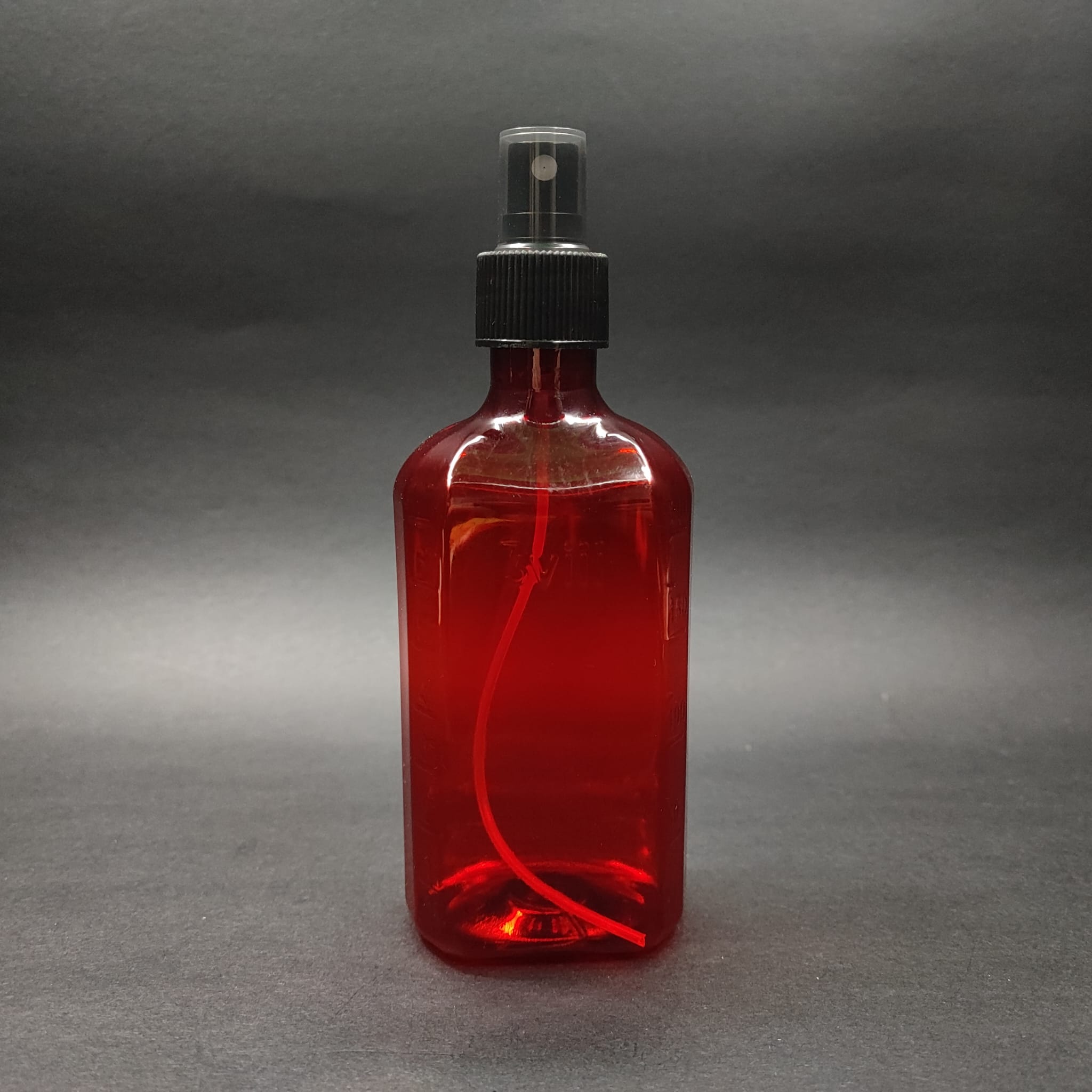 200 CC ÖLÇEKLİ PET ŞİŞE - SİYAH PARMAK SPREYLİ - 200 ML VE OZ ÖLÇÜLÜ KIRMIZI PET ŞİŞE
