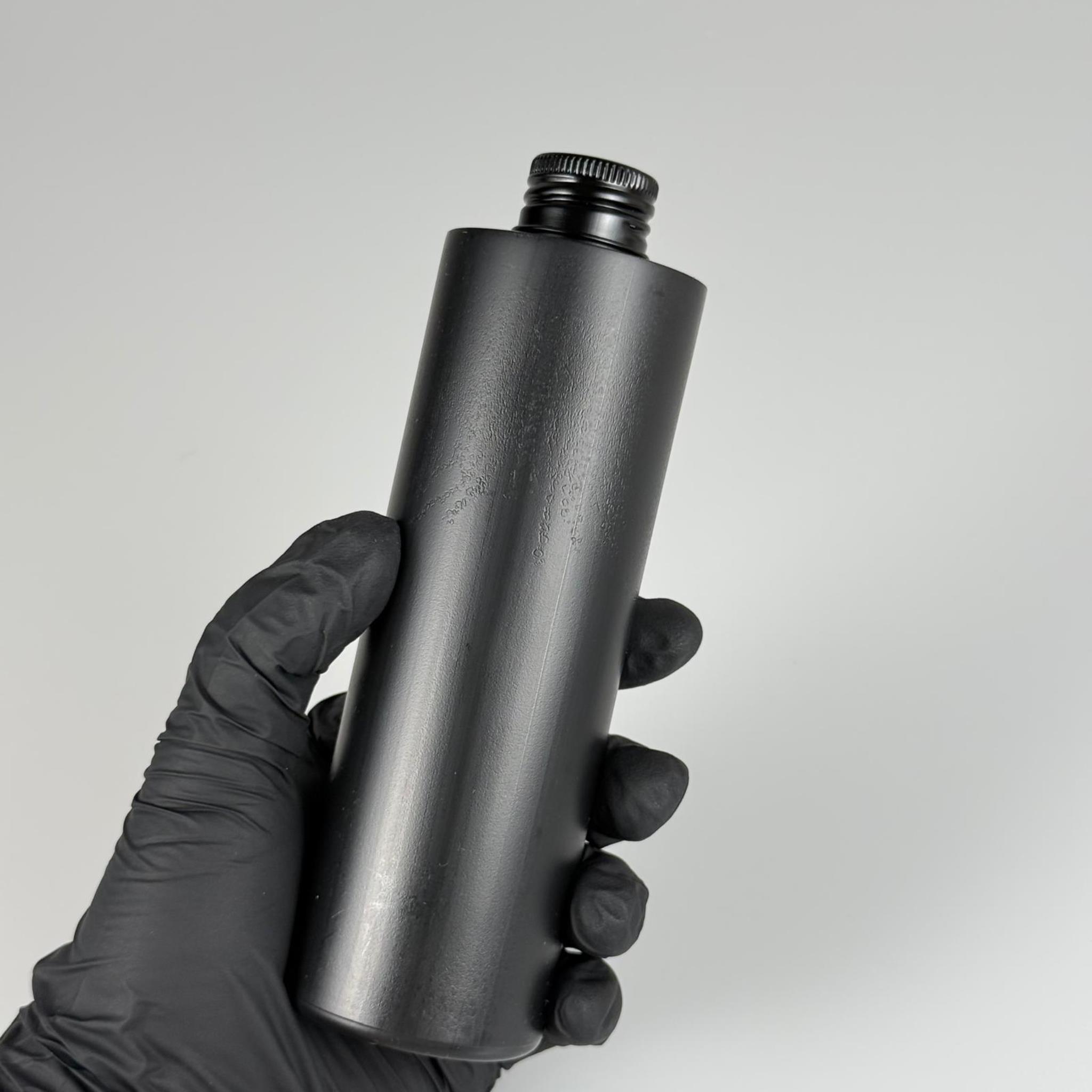 250 CC SİYAH SİLİNDİR MODEL MAT SERT POLİETİLEN ASETON ŞİŞESİ (24 AĞIZ) + KÖPÜK CONTALI SİYAH METAL ALÜMİNYUM KAPAK TAKIM - 250 ML KAPAKLI POLİETİLEN ŞİŞELER