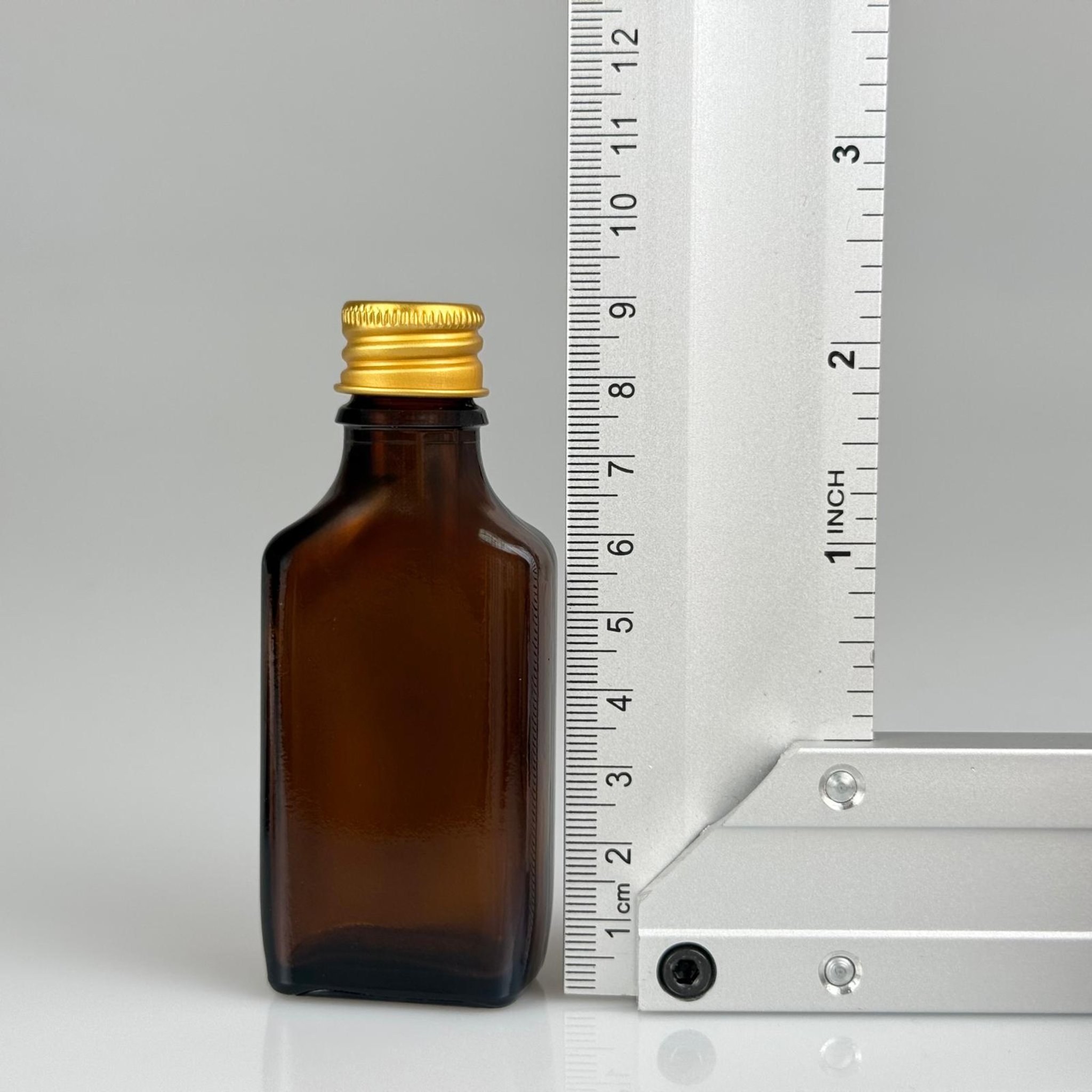 30 CC AMBER YASSI CAM ŞİŞE + GOLD ALÜMİNYUM METAL KAPAKLI + KÖR TIPALI TAKIM - 30 ML KAHVERENGİ CAM ŞİŞE