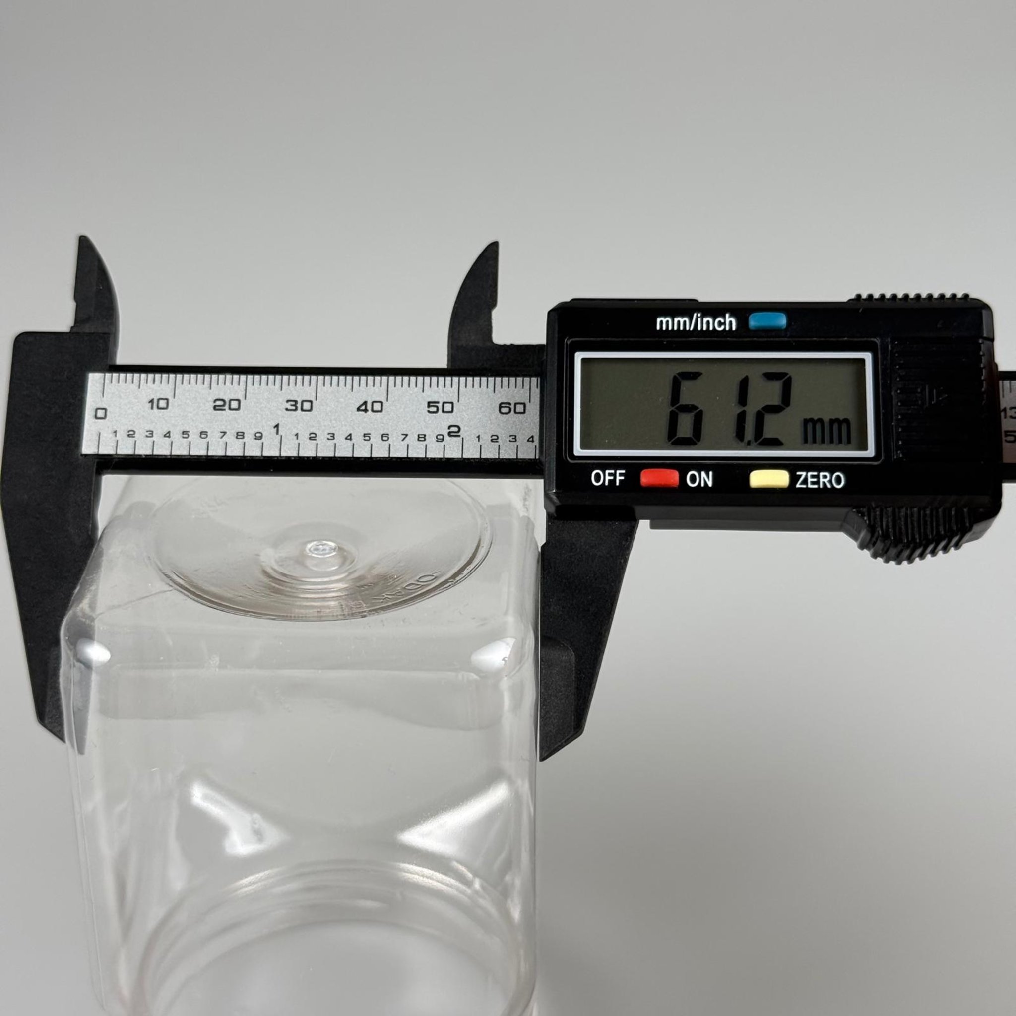 250 CC KARE PET KAVANOZ - BEYAZ KAPAKLI - İÇ TIPALI - 250 ML PLASTİK KREM KAVANOZU