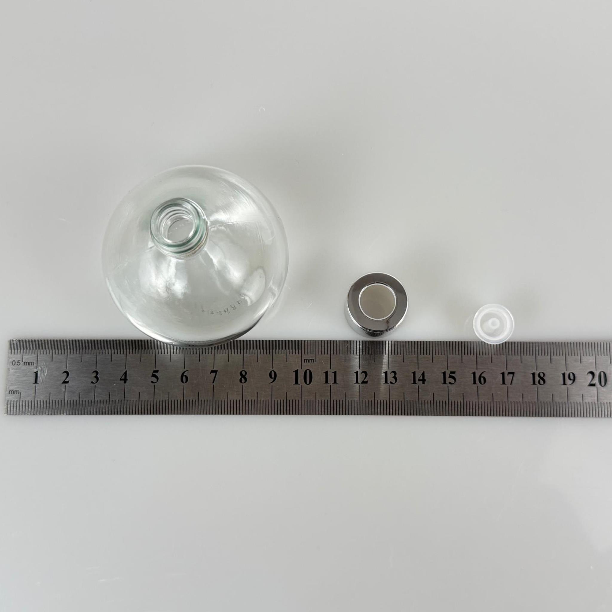 BASIK MODEL CAM KOLONYA ŞİŞESİ + METAL GÜMÜŞ KAPAK + TIPA - 50 ML - HEDİYELİK KOLONYA ŞİŞELERİ