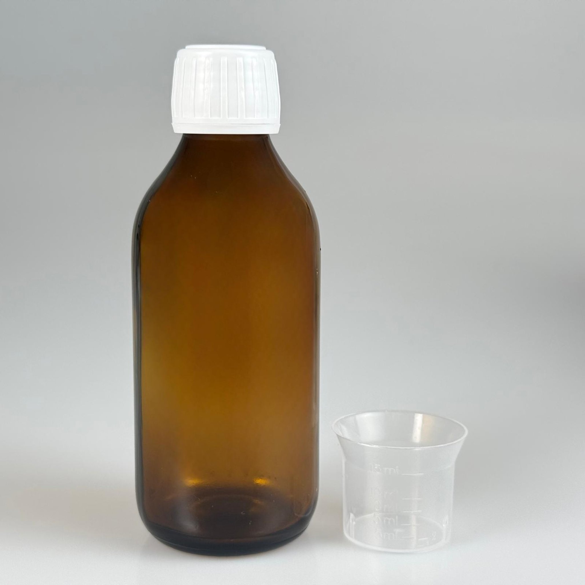 150 CC AMBER CAM ŞİŞE - 25 PP AĞIZ  + BEYAZ KİLİTLİ ECZA KAPAK + 15 ML ÖLÇEK KAPAK TAKIM - 150 ML KAHVERENGİ BOŞ ŞURUP ŞİŞESİ  - 150 ML ECZA ŞİŞESİ 25 PP
