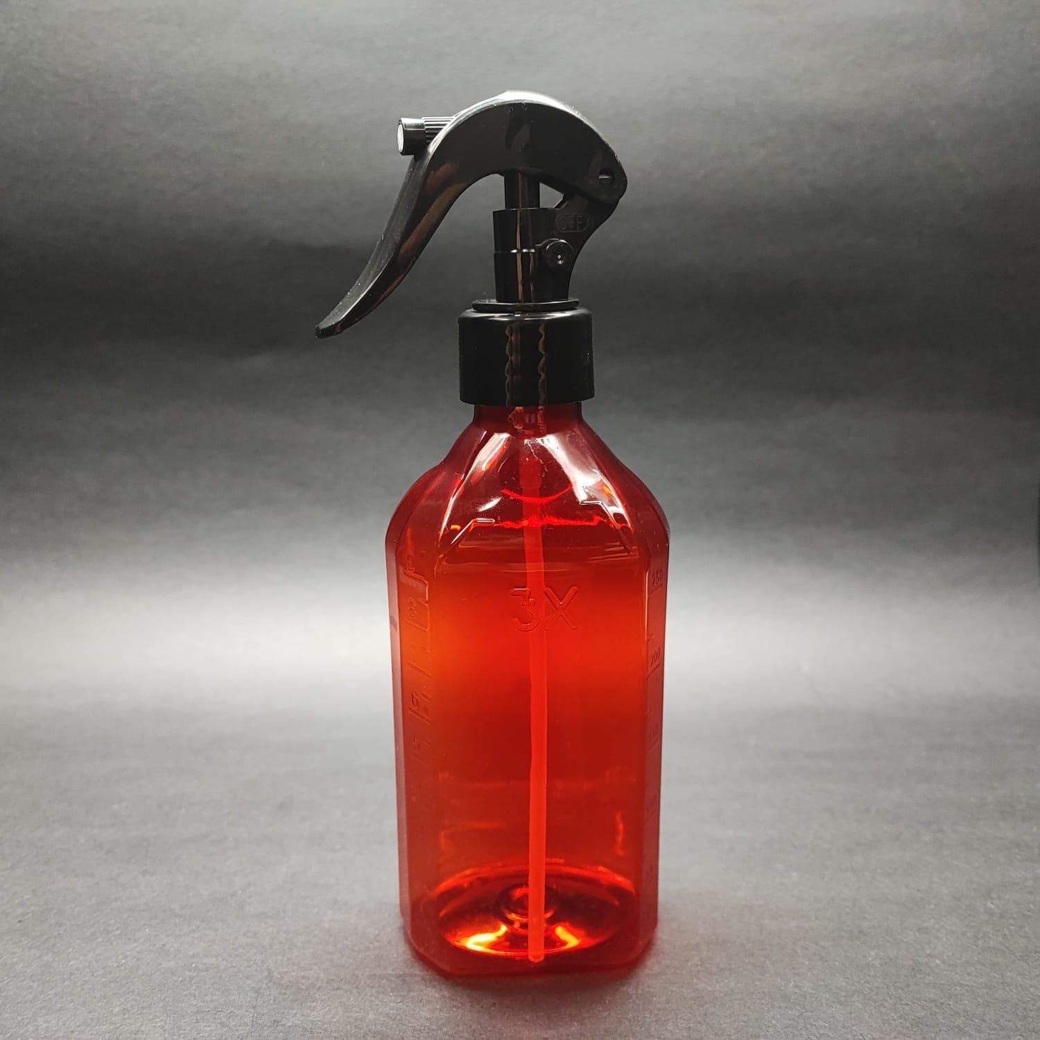 250 CC ÖLÇEKLİ PET ŞİŞE - SİYAH TRİGER SPREYLİ - 250 ML VE OZ ÖLÇÜLÜ KIRMIZI PET ŞİŞE