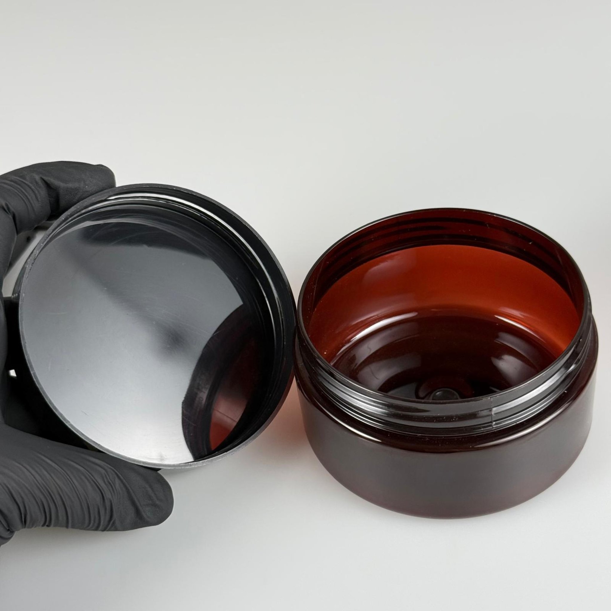 200 CC SERT PLASTİK AMBER KAVANOZ - SİYAH KAPAKLI  - 200 ML KAHVERENGİ KAVANOZ