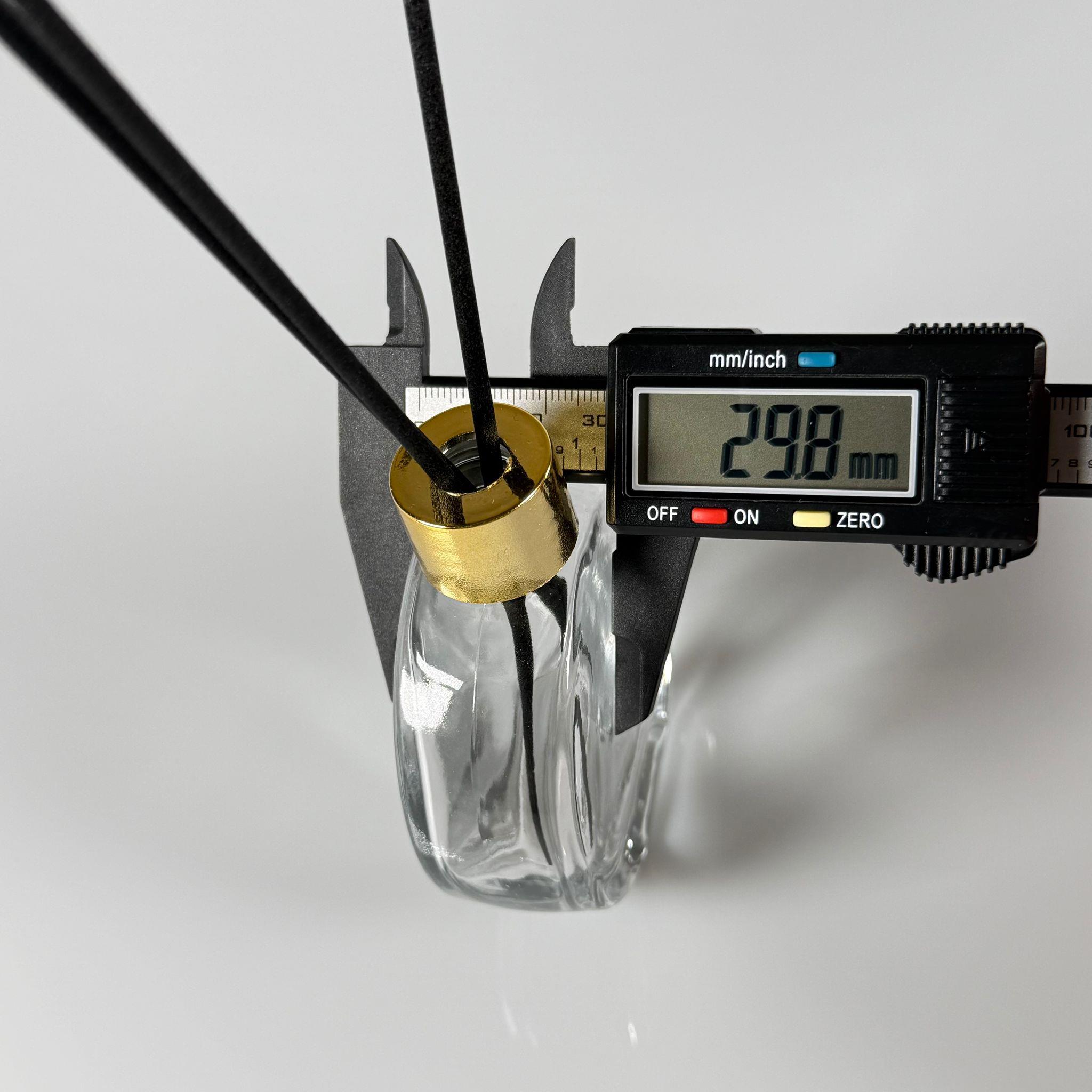 70 CC YUVARLAK OVAL YASSI BAMBU CAM BAMBU ODA KOKUSU ŞİŞESİ - 70 ML ÇUBUKLU KÖŞELİ BAMBU ODA KOKUSU ŞİŞESİ - DİFÜZÖR ŞİŞE- CAM ŞİŞE + GOLD PLASTİK KAPAK + TIPA + 3 ADET FİBER SİYAH BAMBU ÇUBUK - YENİ MODEL