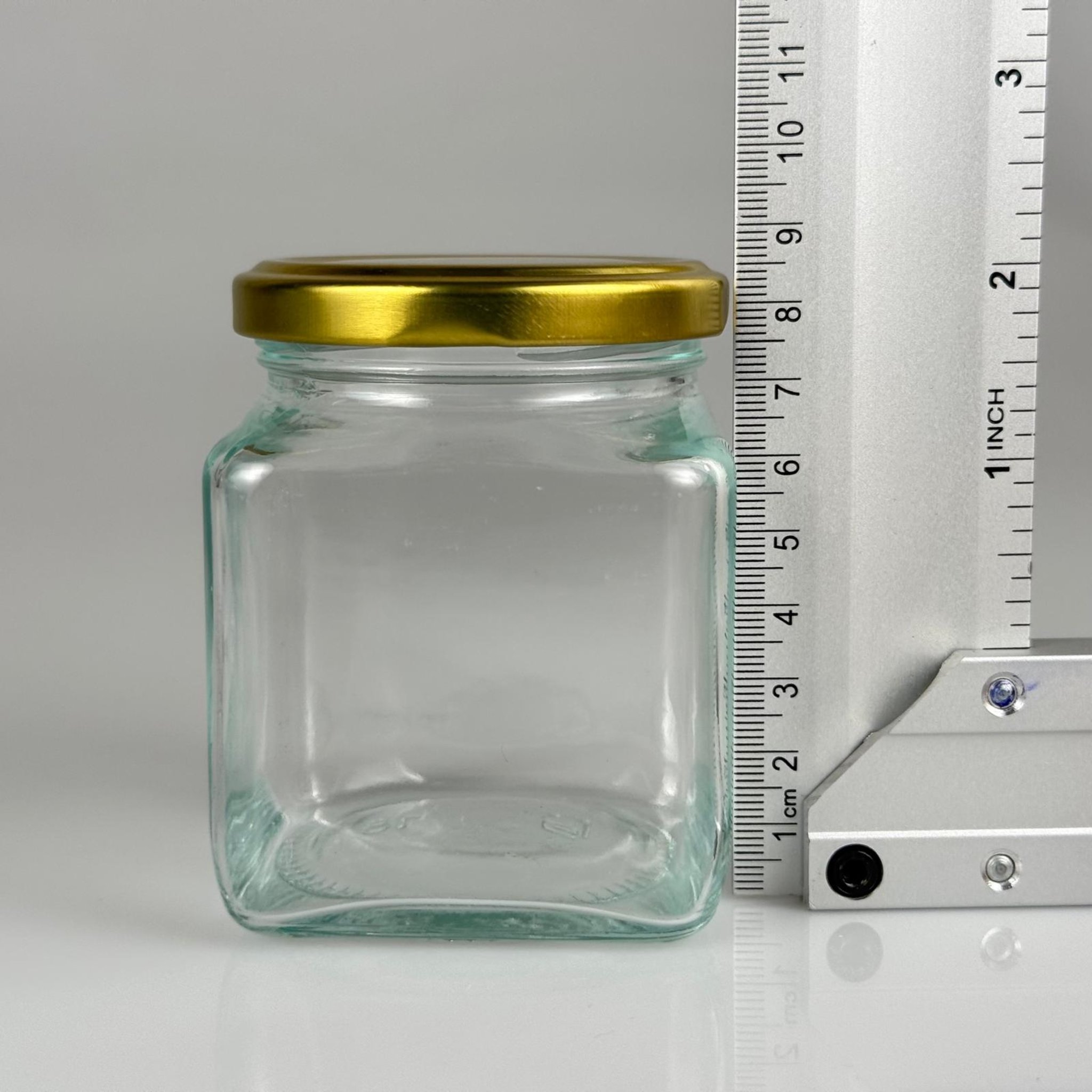 250 CC CAM KARE KAVANOZ + GOLD METAL KAPAKLI + KENDİNDEN YAPIŞKANLI KÖPÜK CONTALI TAKIM - 250 ML KÖŞELİ KAVANOZ