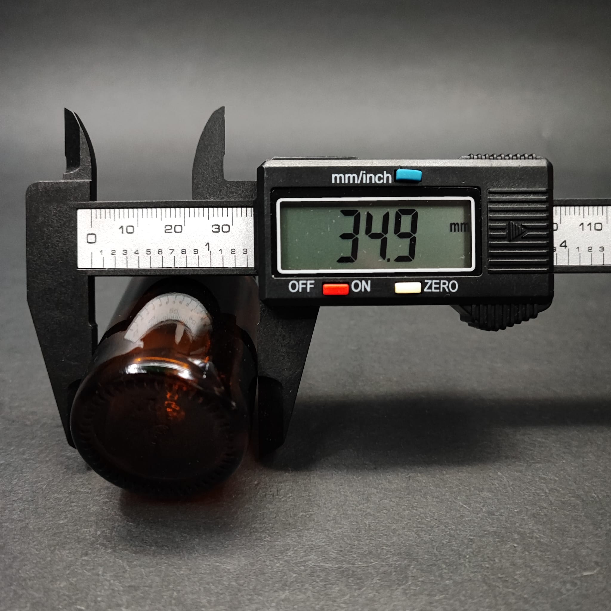 30 ML DOLUMU KOLAY, GENİŞ AĞIZLI CAM DAMLALIKLI ŞİŞE (25 MM AĞIZ)  - 30 CC SİYAH DAMLALIKLI CAM ECZA ŞİŞESİ - AMBER KAHVERENGİ