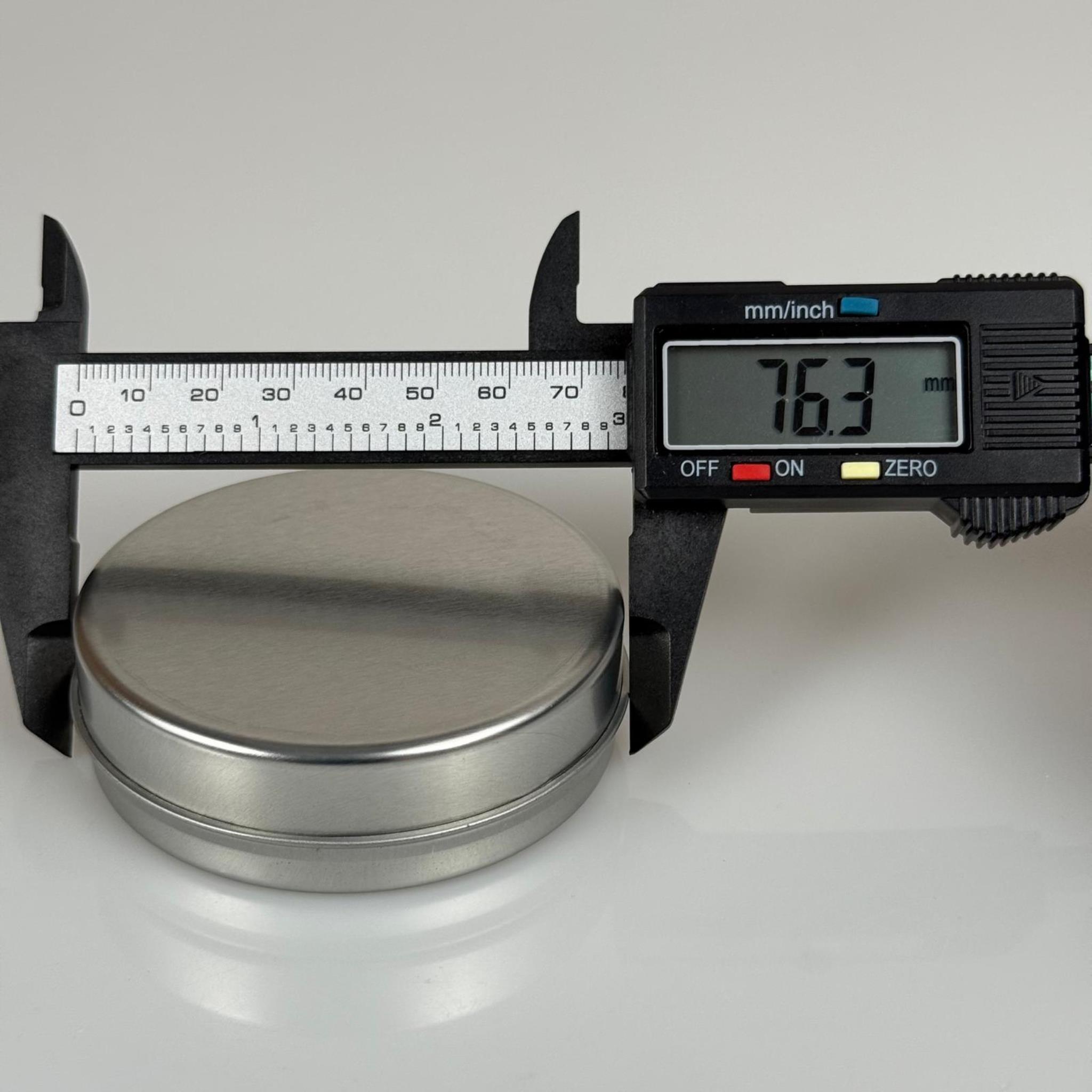 50 CC TENEKE KUTU - GÜMÜŞ - GÜMÜŞ KAPAKLI - METAL AMBALAJ - MUM TENEKESİ 77 X 23 MM