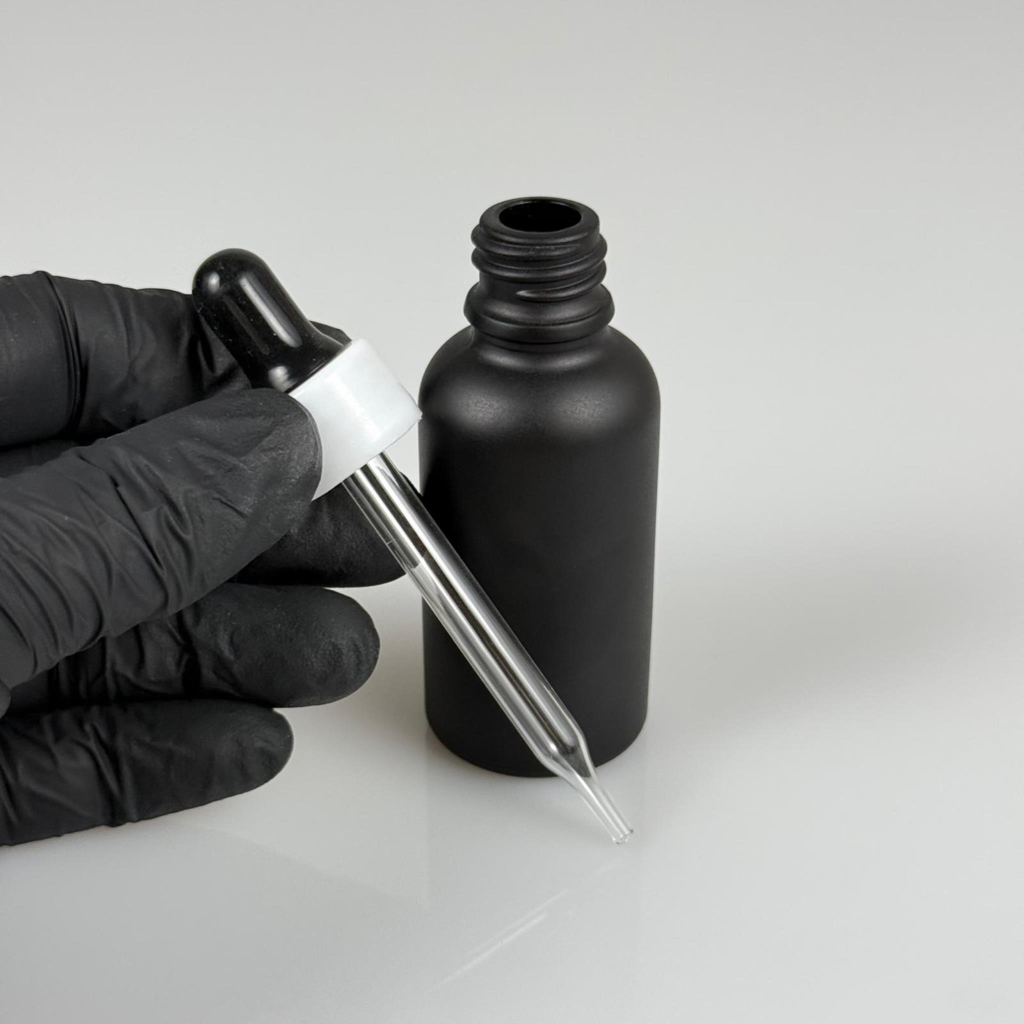 30 CC MAT SİYAH İNCE UÇLU CAM DAMLALIKLI ŞİŞE - SİYAH EMZİK + BEYAZ DÜZ KAPAK + CAM PİPET TAKIM - 30 ML MAT SİYAH DAMLALIKLI ŞİŞE SETİ