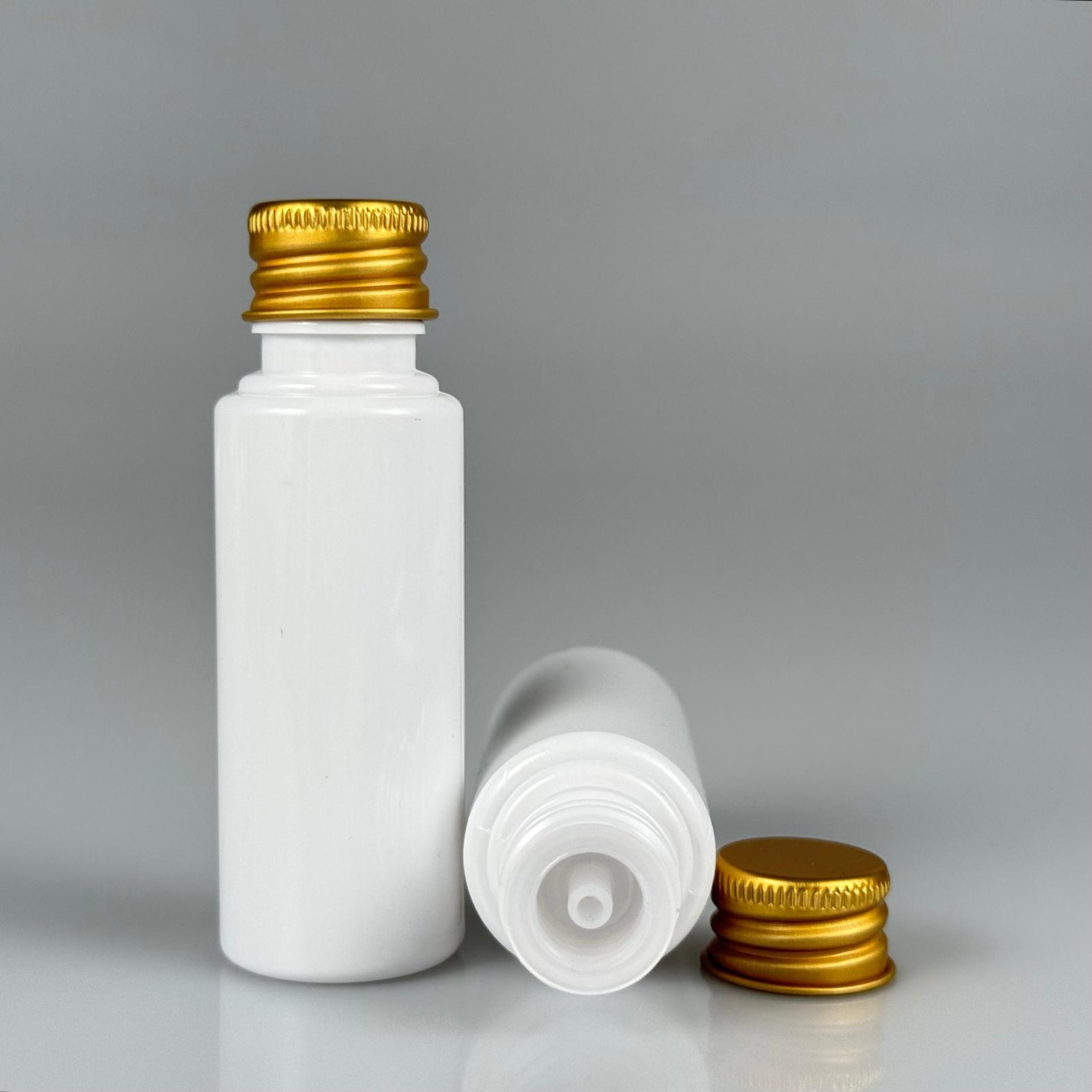 30 CC BEYAZ PET SHOT ŞİŞE - KÖPÜK CONTALI GOLD ALÜMİNYUM METAL KAPAKLI + DAMLALIKLI KOLONYA TIPALI TAKIM - 30 ML PLASTİK ŞİŞE
