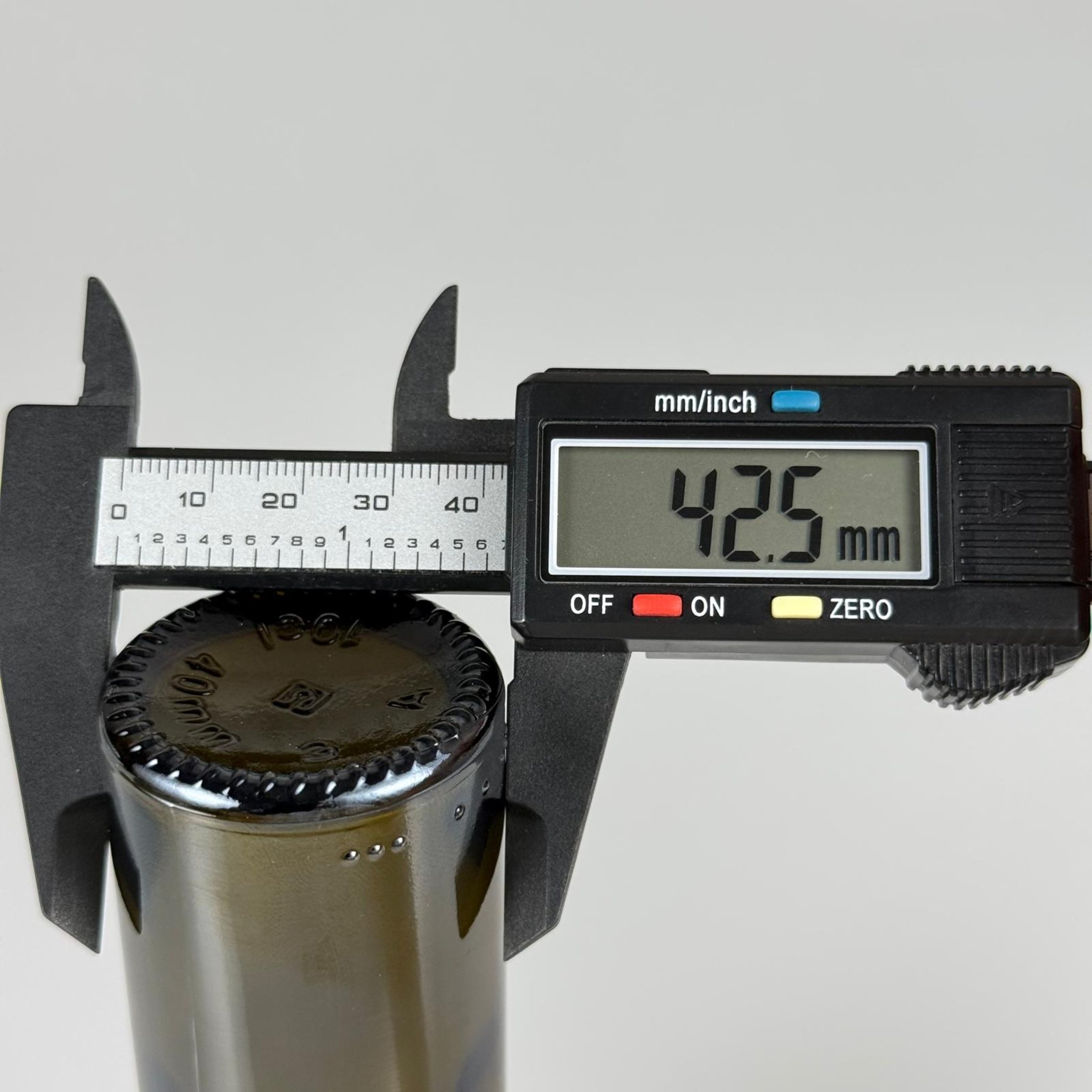 100 CC DORİKA CAM ŞİŞE KOYU YEŞİL (31 MM AĞIZ) - ÇELİK YAĞDANLIK TIPALI - 100 ML SİLİNDİR DORİCA YAĞ VE SOS ŞİŞELERİ
