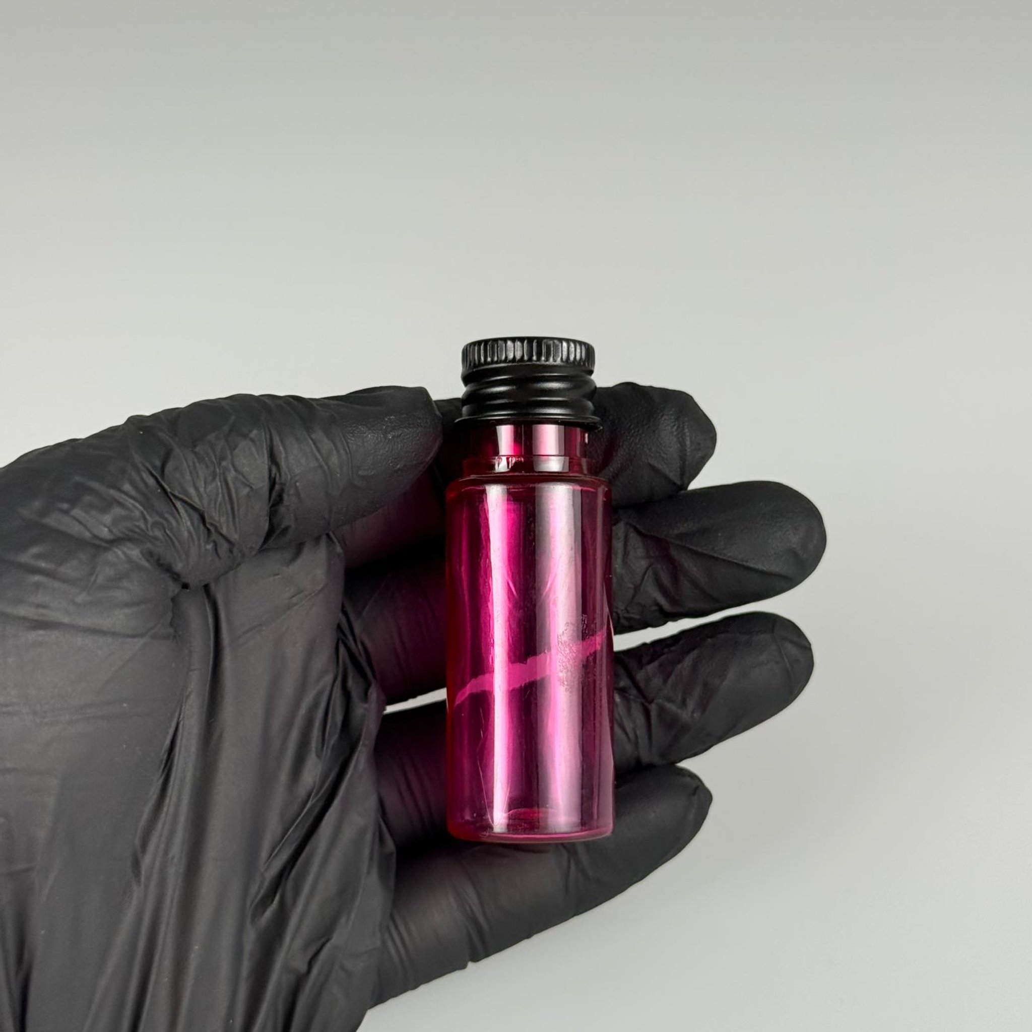 15 CC SİLİNDİR PEMBE PET ŞİŞE + KÖPÜK CONTALI SİYAH ALÜMİNYUM METAL KAPAKLI TAKIML - 15 ML PEMBE PET ŞİŞE