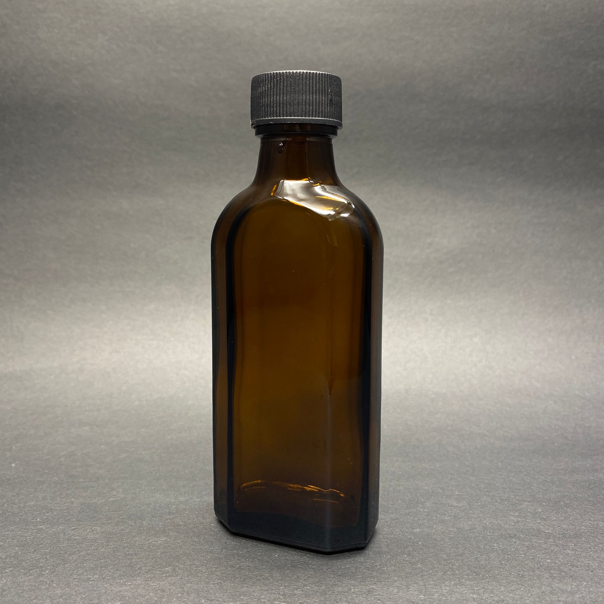 100 CC AMBER YASSI CAM ŞİŞE - SİYAH PLASTİK KAPAKLI - 100 ML KAHVERENGİ YASSI MODEL CAM ŞİŞE