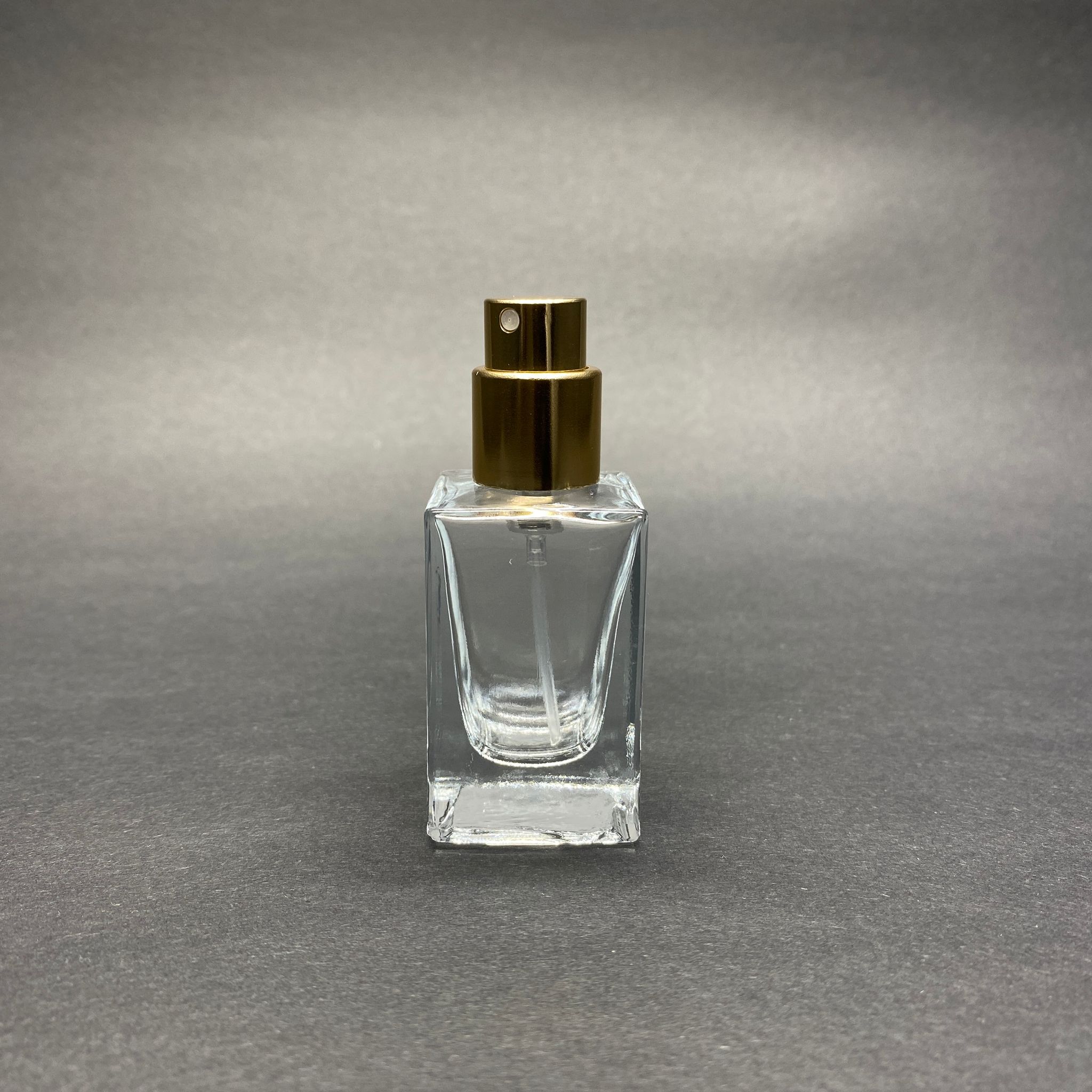 15 ML KARE MODEL BLOOM PARFÜM ŞİŞESİ - GOLD METAL SPREYLİ (AĞIZ 15 MM GEÇME KOLAY KAPAMA)