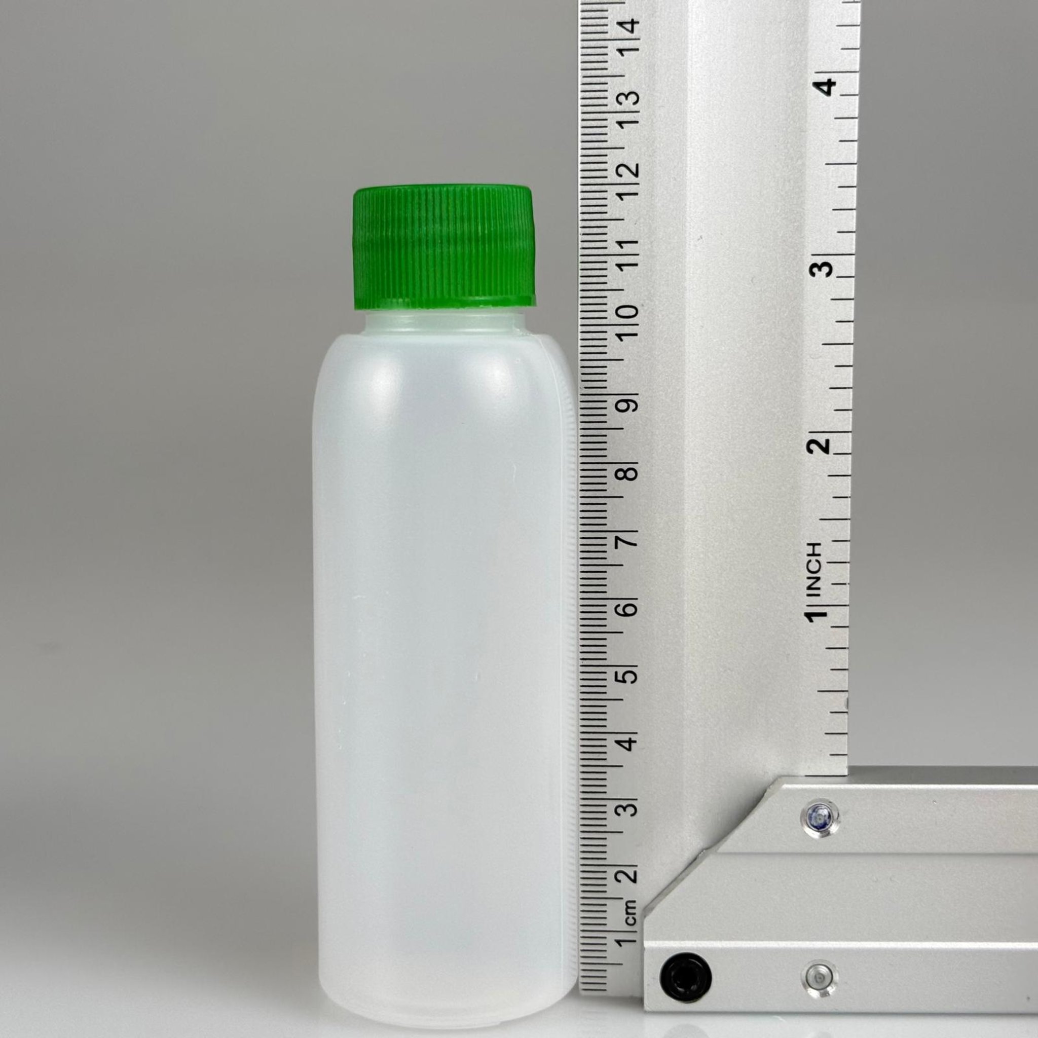 100 ML SIKILABİLİR YUMUŞAK PE POLİETİLEN PLASTİK ŞİŞE - CONTALI YEŞİL KAPAKLI ASETON KOLONYA TIPALI - 100 cc sos, yağ, kartuş, mürekkep vb için boş şişeler