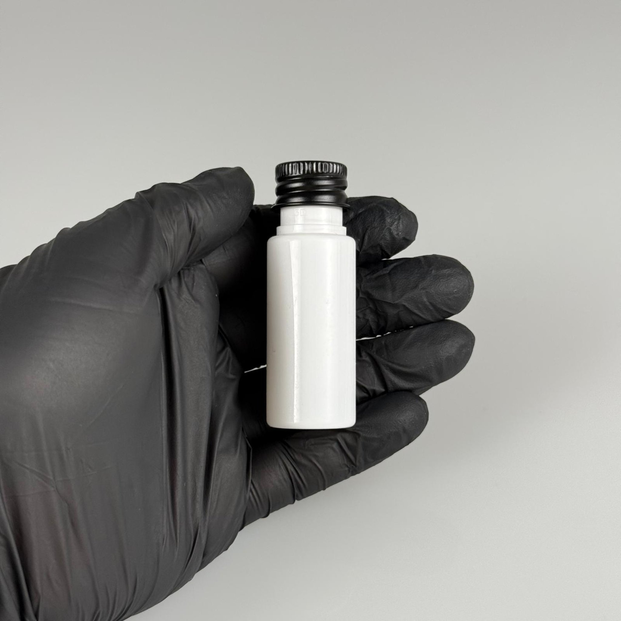 15 CC BEYAZ SİLİNDİR PET ŞİŞE + KÖPÜK CONTALI SİYAH ALÜMİNYUM METAL KAPAKLI TAKIML - 15 ML BEYAZ PET ŞİŞE