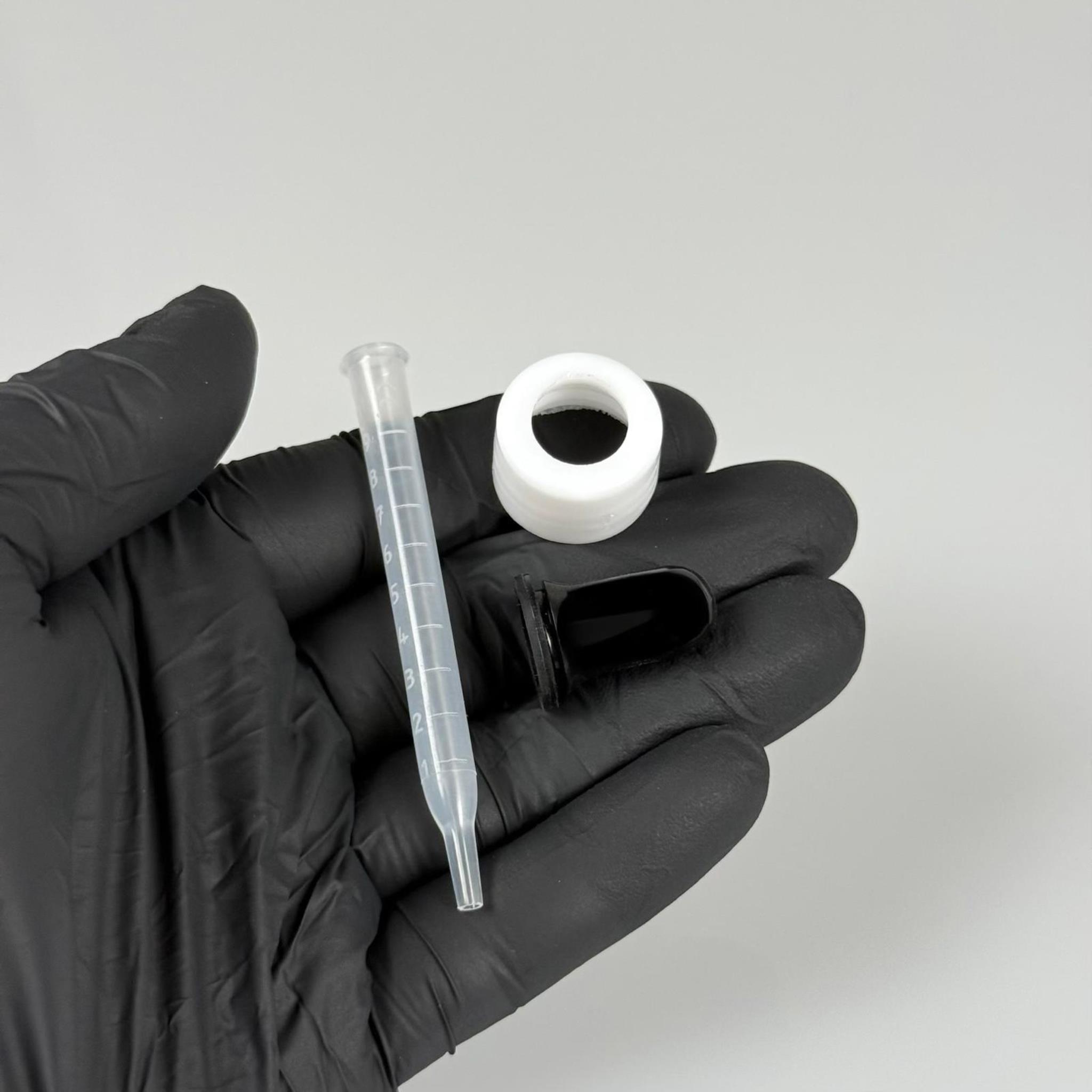 18 MM PLASTİK DAMLALIKLI TAKIM - SİYAH EMZİK +  DELİKLİ PLASTİK DÜZ BEYAZ KAPAK + 70 MM PLASTİK PİPET