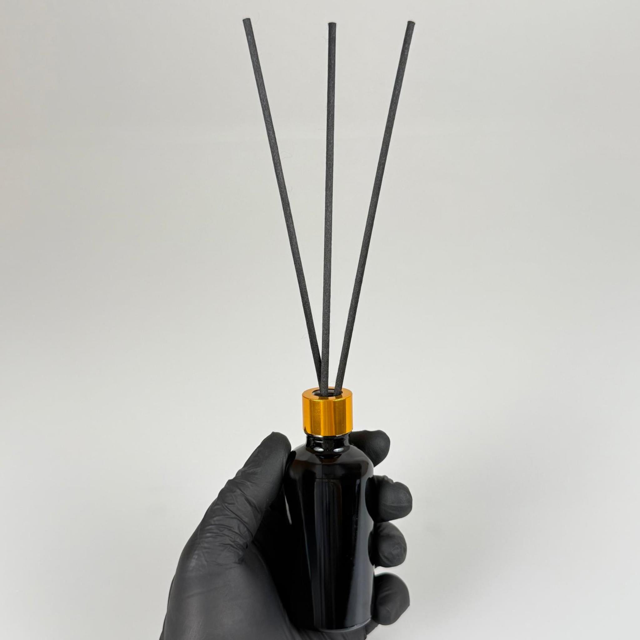 50 CC SİYAH CAM BAMBU ODA KOKUSU ŞİŞESİ - 50 ML ÇUBUKLU BAMBU ODA KOKUSU ŞİŞESİ - DİFÜZÖR ŞİŞE- CAM ŞİŞE + GOLD METAL KAPAK + PLASTİK TIPA + 3 ADET FİBER SİYAH BAMBU ÇUBUK