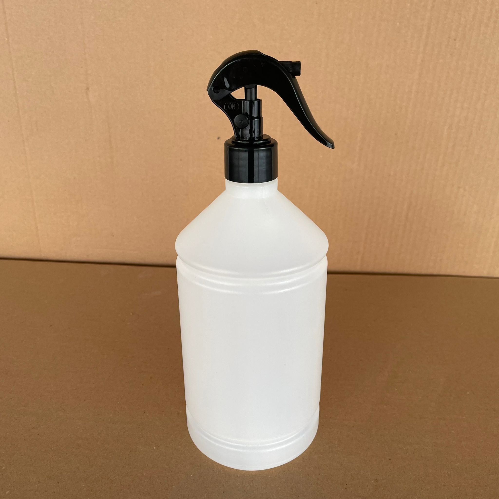 1000 CC TİNER ŞİŞESİ - SİYAH TRİGER TETİK SPREYLİ (DUMAN PÜSKÜRTÜR) - 1000 ML KİMYASALA DAYANIKLI PLASTİK ŞİŞE - 1 LT POLİETİLEN ŞİŞE