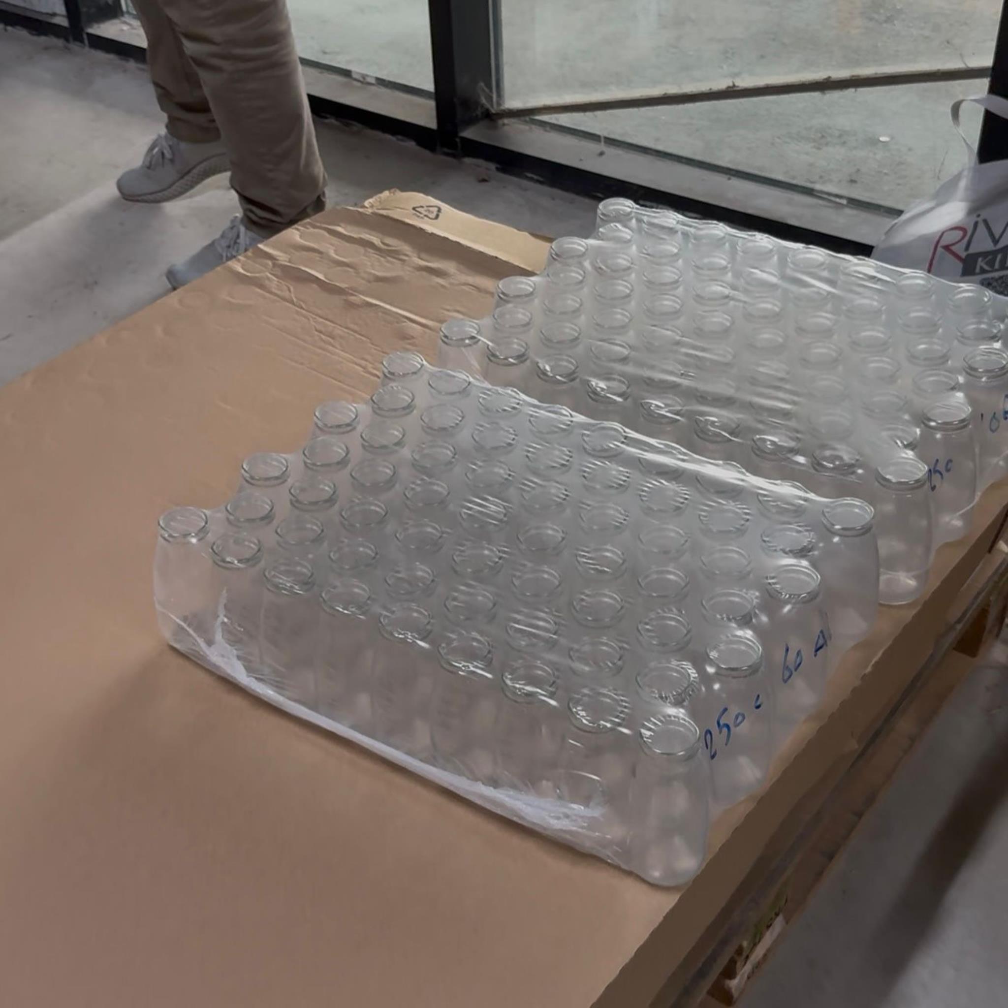 PAKETLEME HİZMETİ - BURSA VE ÇEVRE İLLER İÇİN OTOMATİK SHRINK MAKİNESİ İLE KALİTELİ VE HIZLI AMBALAJLAMA HİZMETİMİZ MEVCUTTUR.