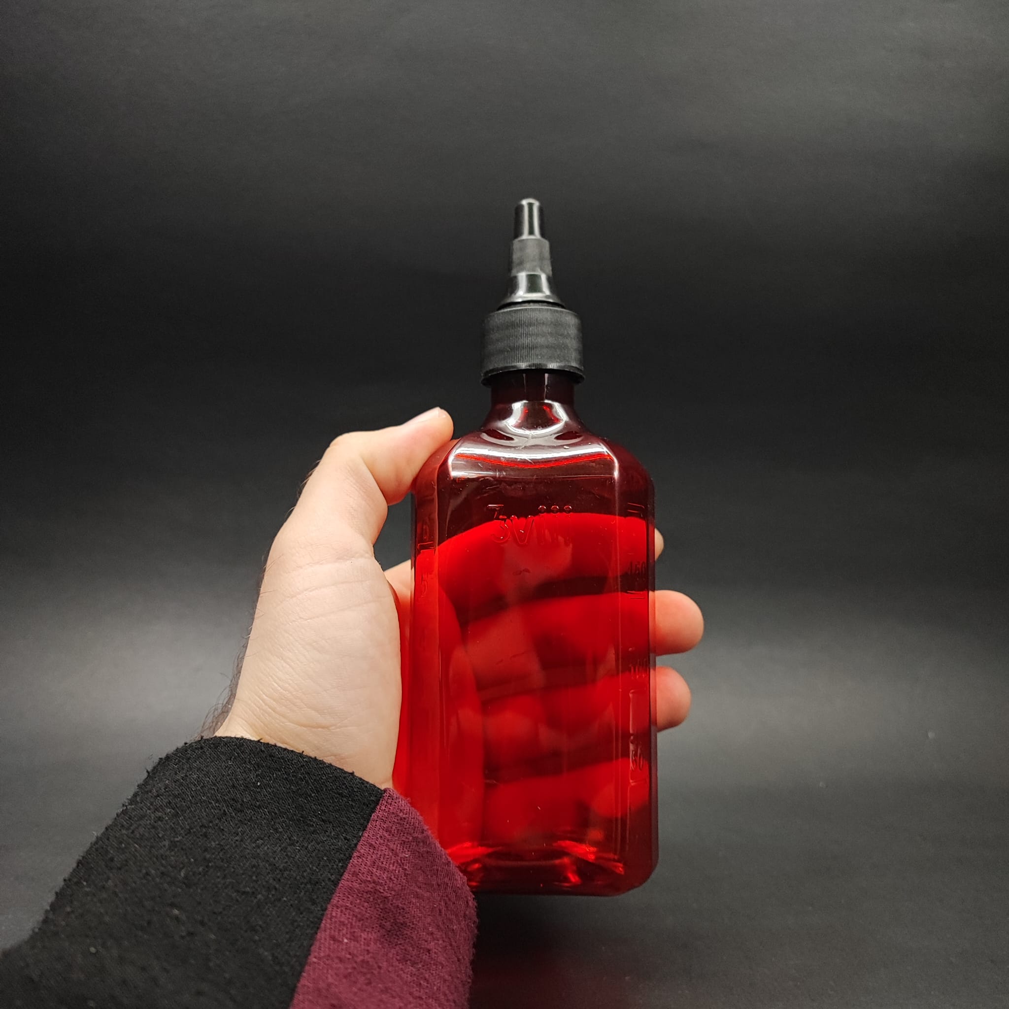 200 CC ÖLÇEKLİ PET ŞİŞE - SİYAH AKITICI ASANSÖR KAPAKLI - 200 ML VE OZ ÖLÇÜLÜ KIRMIZI PET ŞİŞE