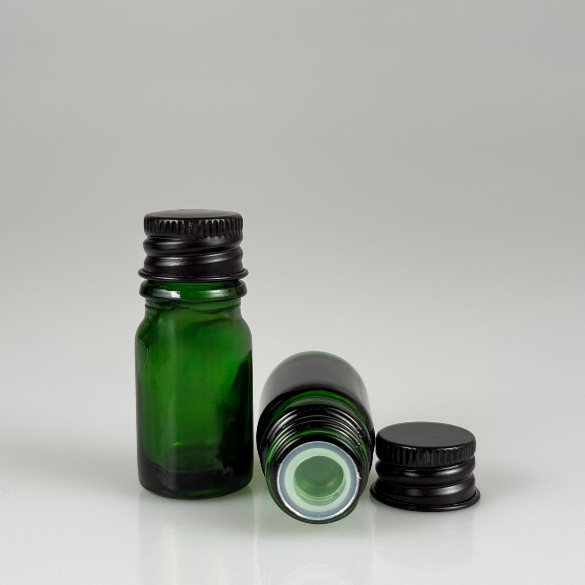 5 CC YEŞİL CAM ŞİŞE + KÖPÜK CONTALI SİYAH ALÜMİNYUM METAL KAPAKLI + KÖR TIPALI TAKIM - 5 ML YEŞİL CAM ŞİŞE