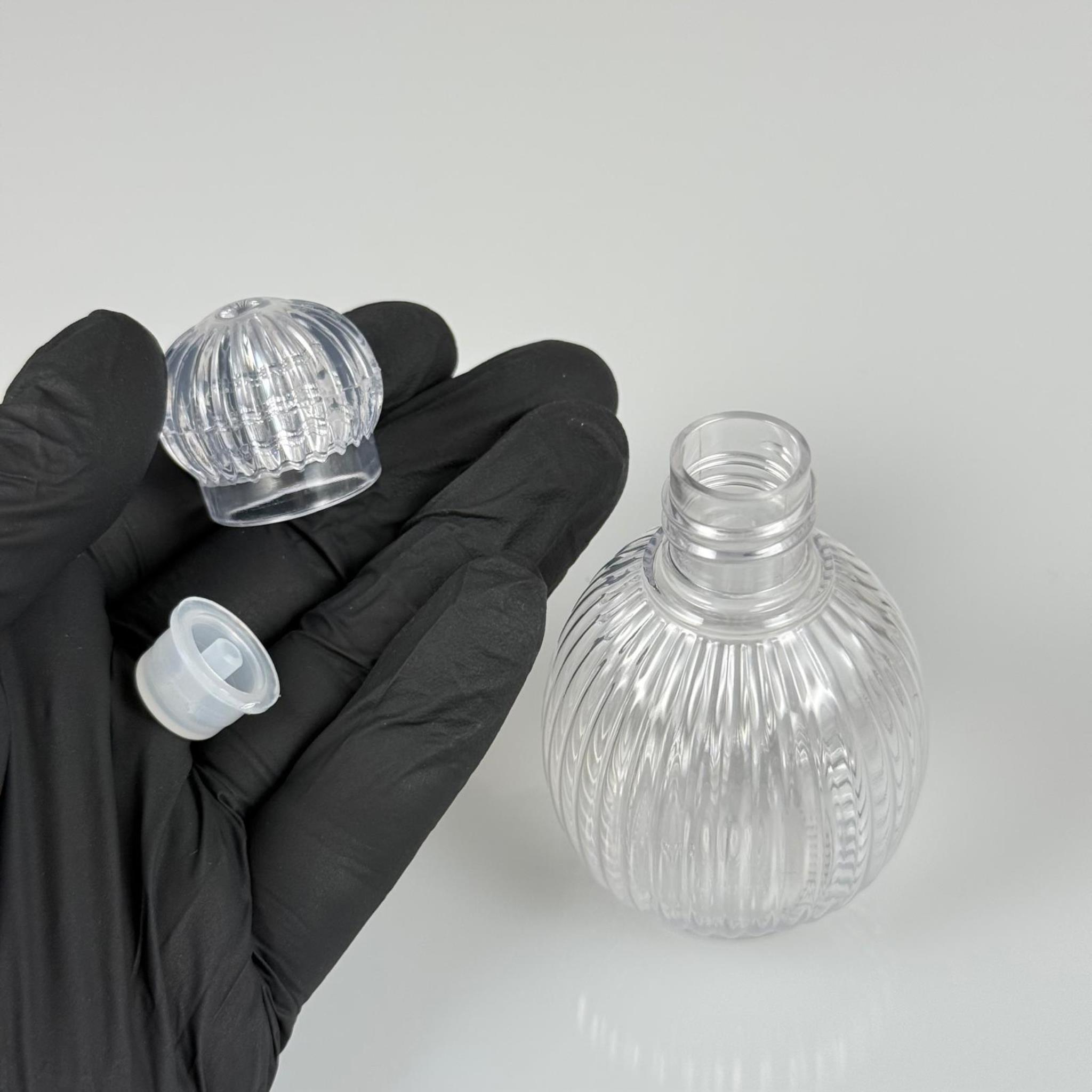 50 CC TOP ÇİZGİLİ DESENLİ PET ŞİŞE 18 MM KRİSTAL KOLONYA KAPAKLI + TIPALI TAKIM - 50 ML TOP MODEL ÇİZGİLİ PLASTİK KOLONYA ŞİŞESİ