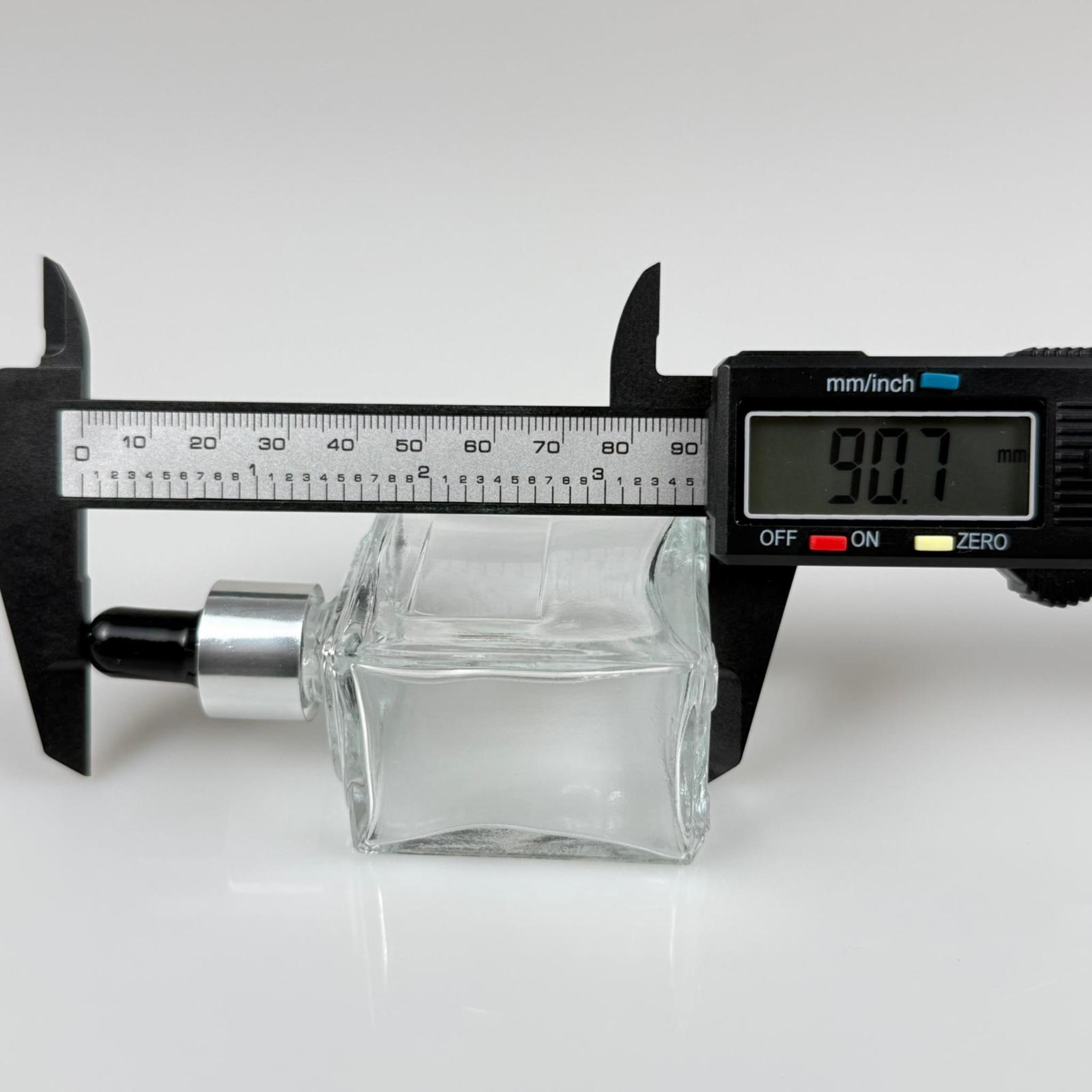 50 CC KÖŞELİ PRİZMA PRESTİJLİ CAM DAMLALIKLI ŞİŞE - SİYAH EMZİK - GÜMÜŞ METALİK KAPAK - 50 ML CAM DAMLALIKLI ŞİŞE - DAMLALIKLI BOŞ ŞİŞE