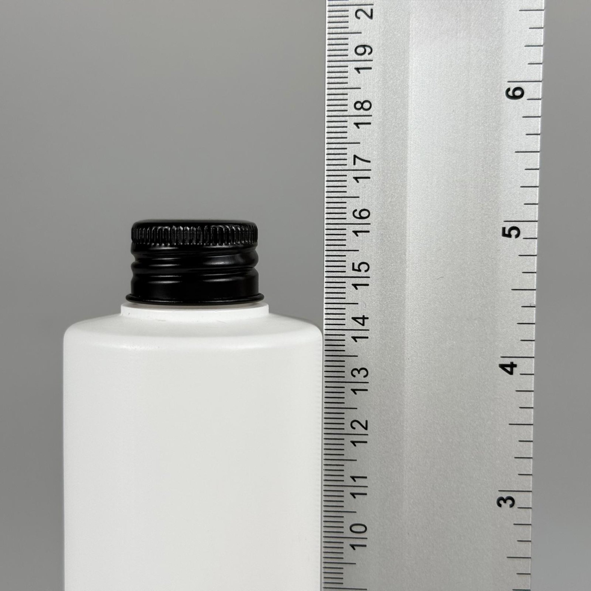 200 CC (SİLME 250 CC) BEYAZ SİLİNDİR MODEL MAT SERT POLİETİLEN ASETON ŞİŞESİ (24 AĞIZ) + KÖPÜK CONTALI SİYAH METAL ALÜMİNYUM KAPAKLI TAKIM - 200 ML KAPAKLI BEYAZ PLASTİK ŞİŞELER