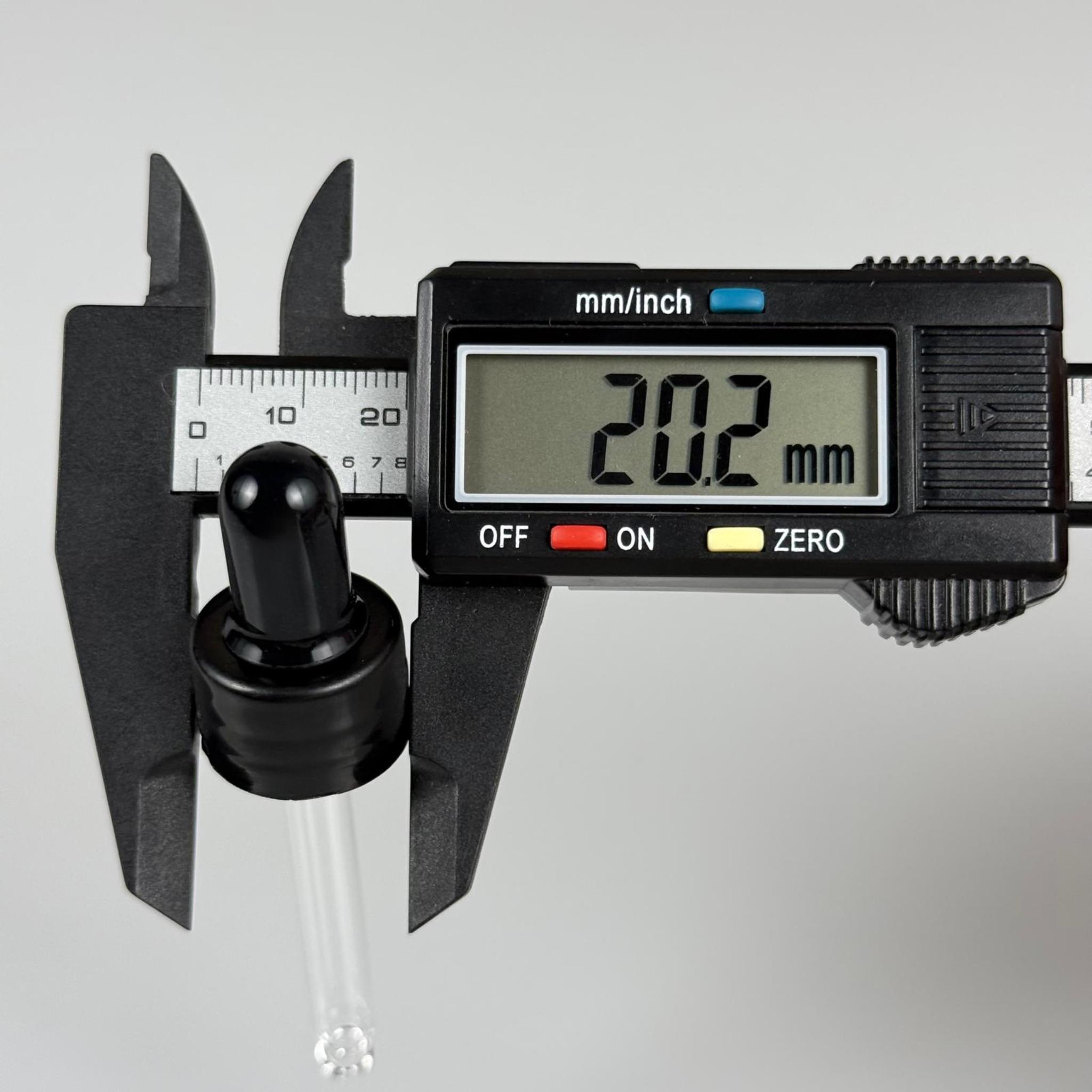 18 MM CAM DAMLALIKLI TAKIM - SİYAH EMZİK +  DELİKLİ PLASTİK DÜZ SİYAH KAPAK + 65 MM CAM PİPET