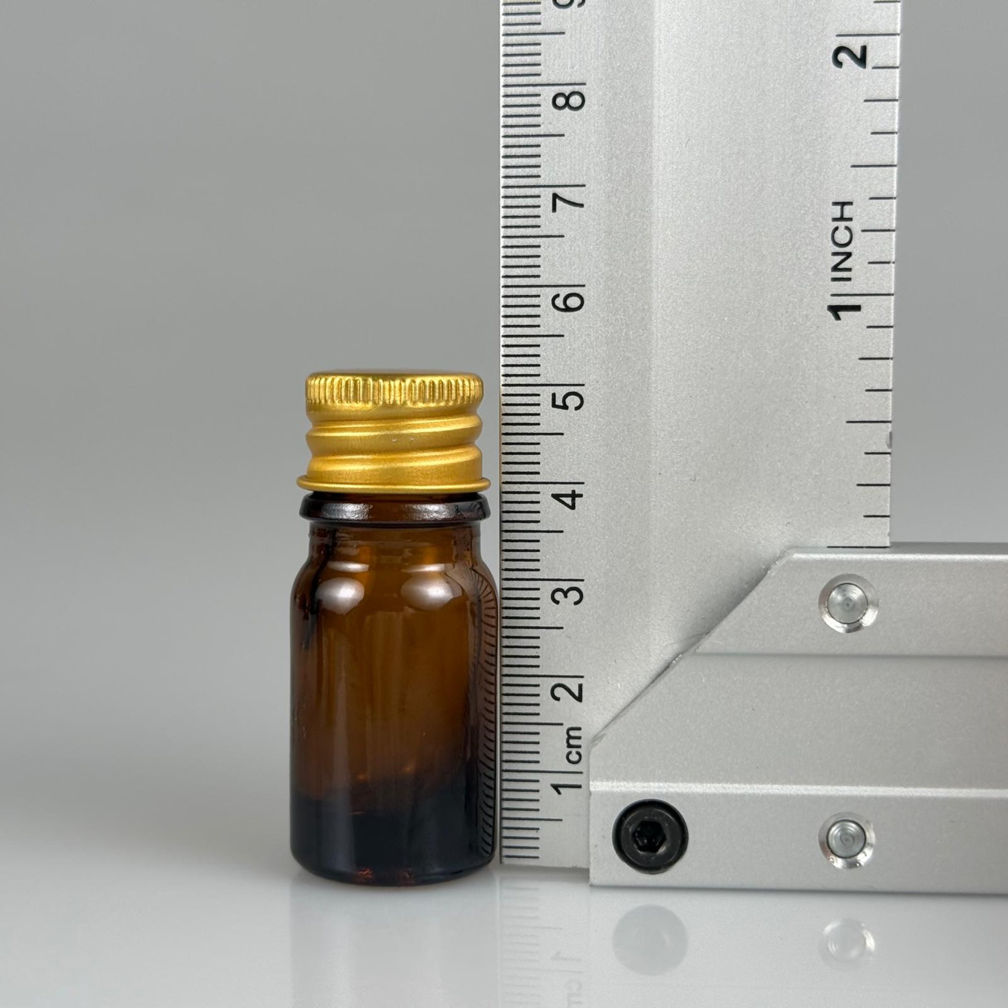 5 CC AMBER CAM ŞİŞE + KÖPÜK CONTALI GOLD ALÜMİNYUM METAL KAPAKLI + DAMLALIKLI KOLONYA TIPALI TAKIM - 5 ML KAHVERENGİCAM ŞİŞE