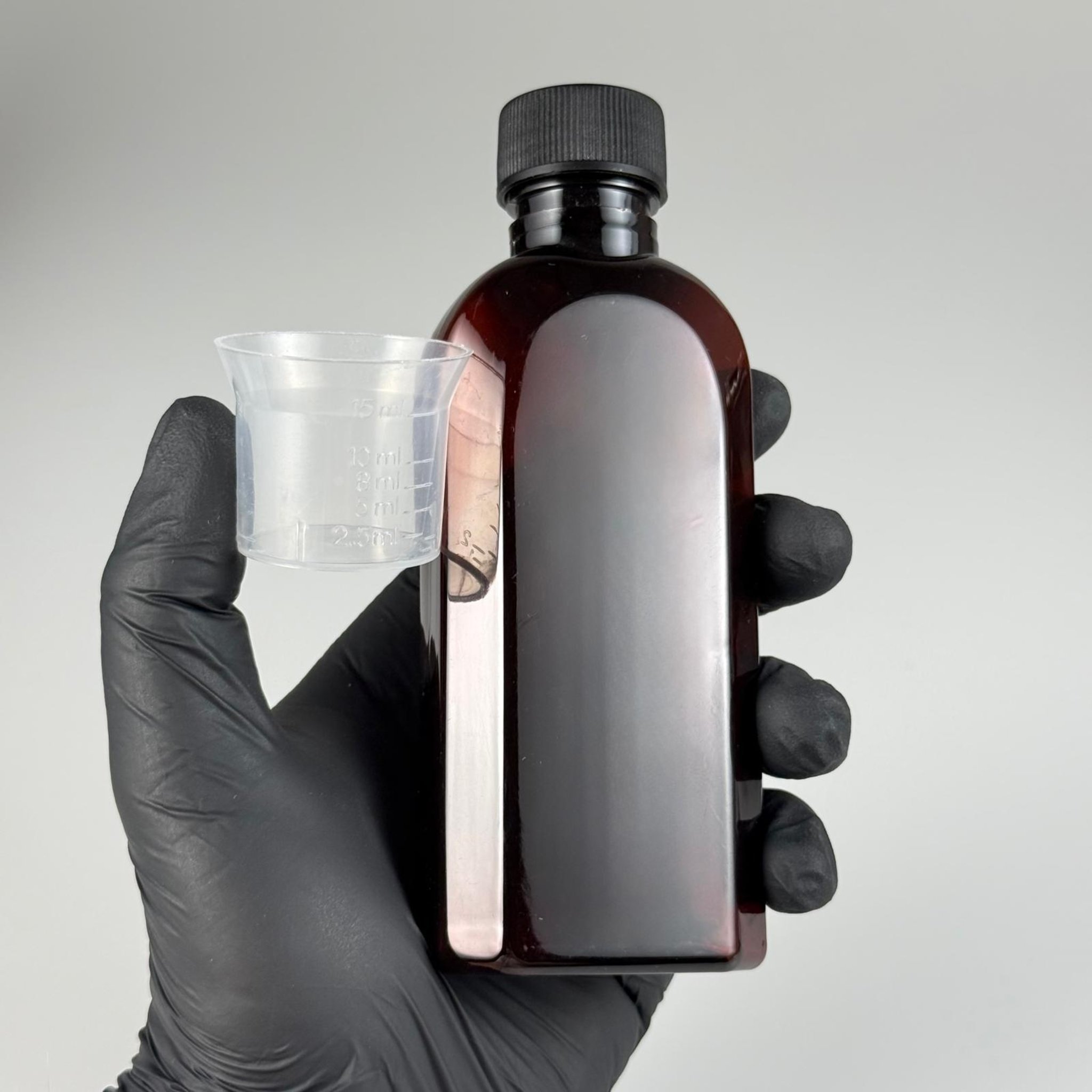 125 CC AMBER YASSI PET ŞİŞE + SİYAH KAPAK + 15 ML ÖLÇEK TAKIM - 125 ML YASSI PLASTİK KAHVERENGİ ŞİŞE