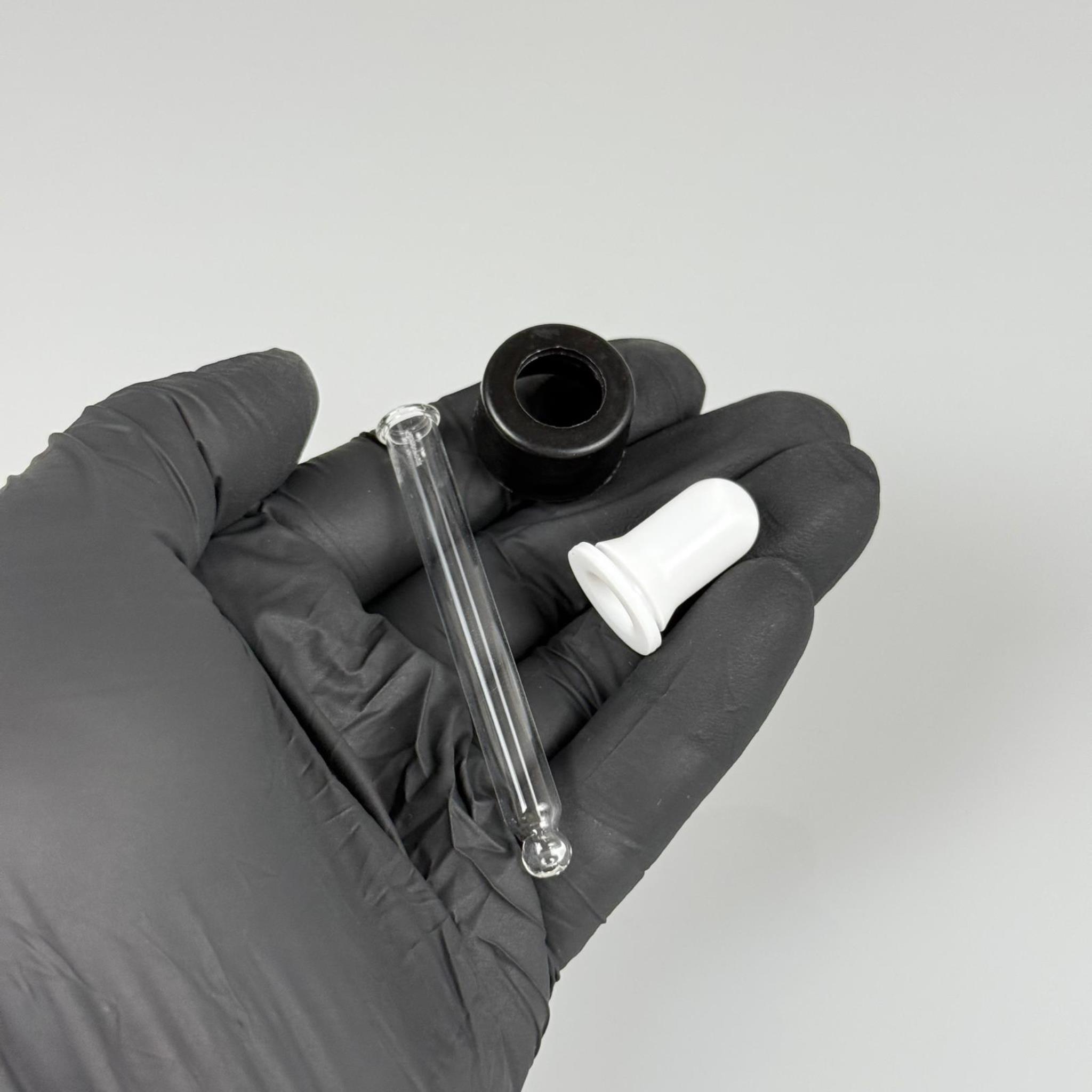 18 MM CAM DAMLALIKLI TAKIM - BEYAZ EMZİK + DELİKLİ PLASTİK DÜZ SİYAH KAPAK + 65 MM CAM PİPET