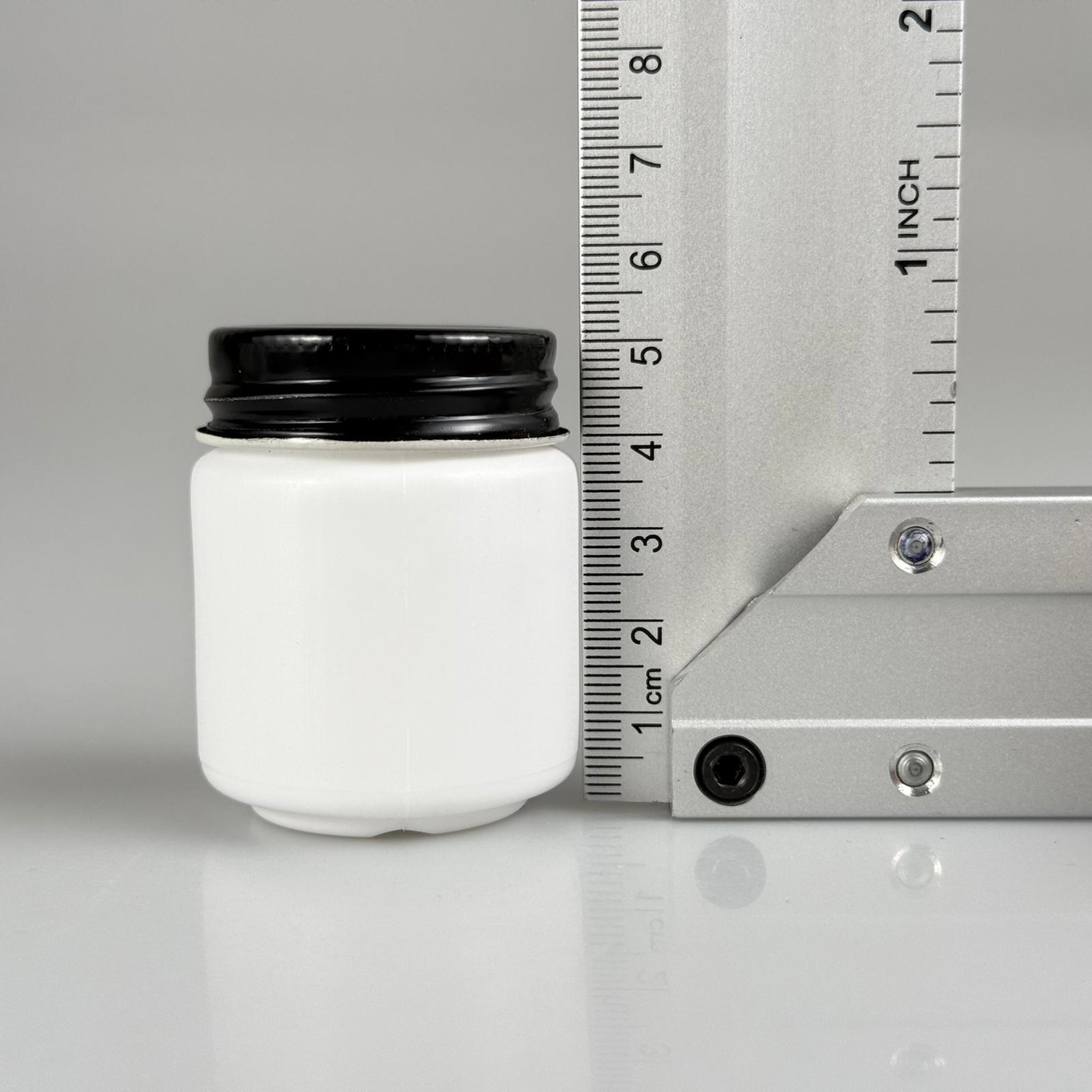 50 CC BEYAZ SERT POLİETİLEN ŞİŞE + SİYAH METAL KAPAKLI - 50 ML POLİETİLEN ŞİŞE
