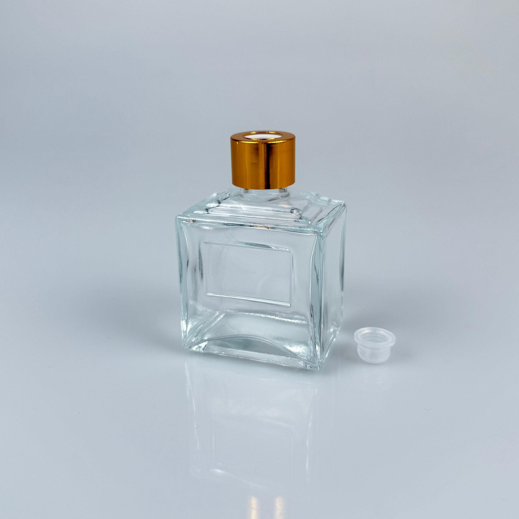 50 CC KÖŞELİ PRİZMA PRESTİJ CAM BAMBU ODA KOKUSU ŞİŞESİ - 50 ML ÇUBUKLU BAMBU ODA KOKUSU ŞİŞESİ - DİFÜZÖR ŞİŞE- CAM ŞİŞE + GOLD METAL KAPAK + PLASTİK TIPA