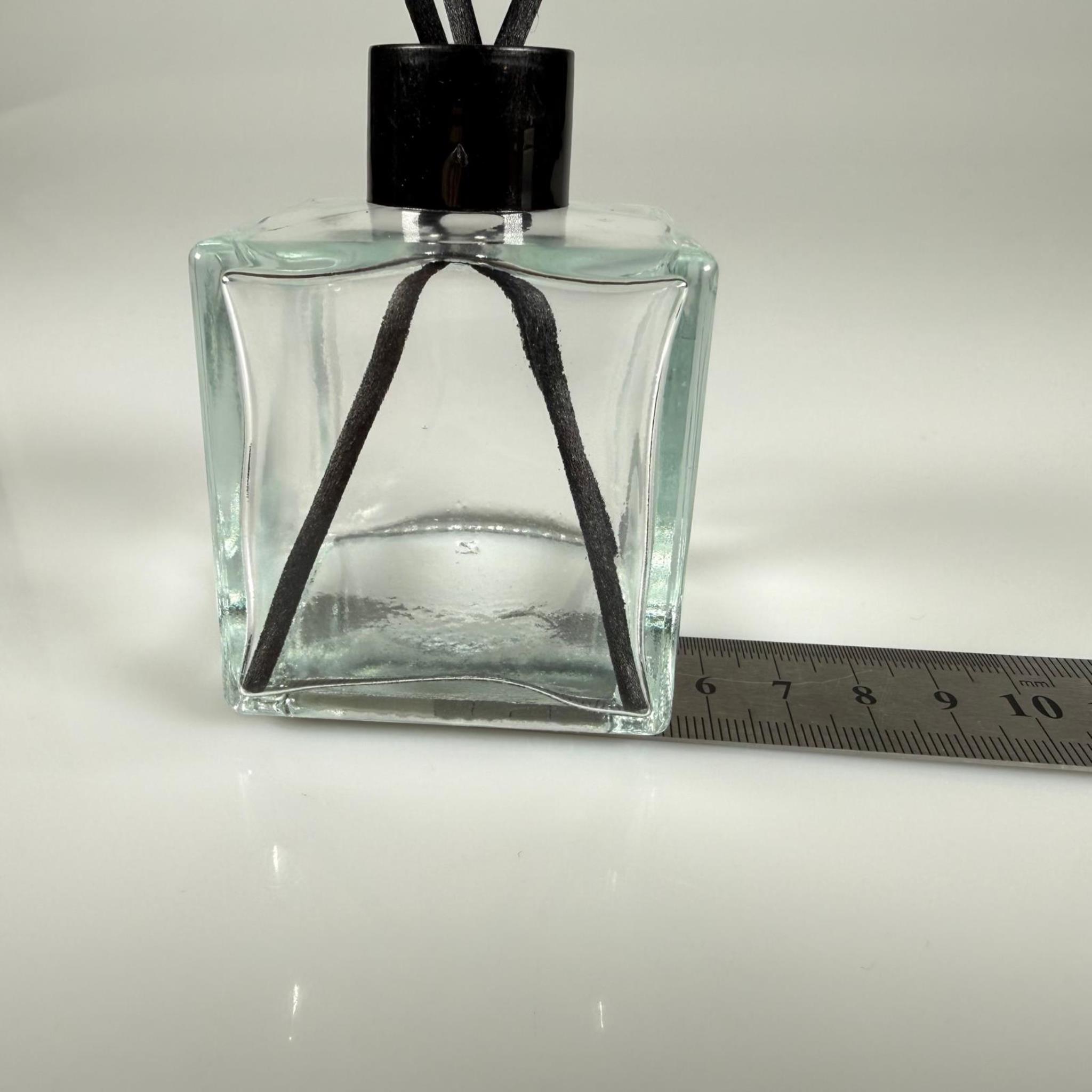 100 CC KARE BAMBU CAM BAMBU ODA KOKUSU ŞİŞESİ - 100 ML ÇUBUKLU KÖŞELİ BAMBU ODA KOKUSU ŞİŞESİ - DİFÜZÖR ŞİŞE- CAM ŞİŞE + SİYAH PLASTİK KAPAK + TIPA + 3 ADET FİBER SİYAH BAMBU ÇUBUK - YENİ MODEL