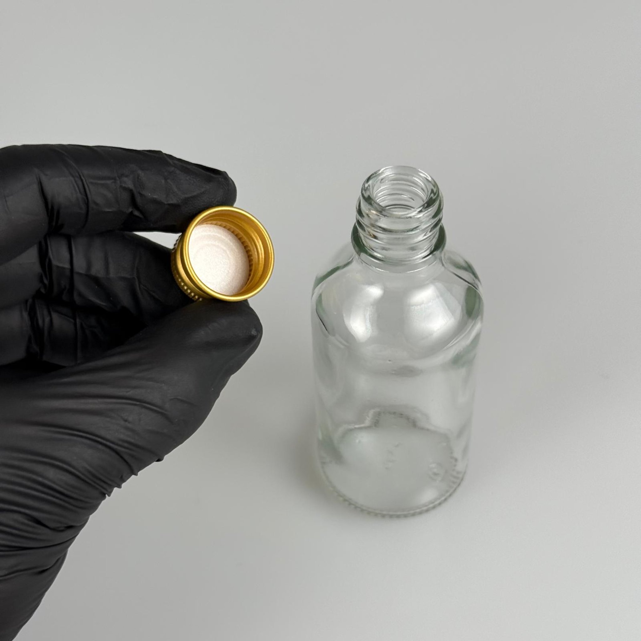 50 CC ŞEFFAF CAM ŞİŞE + KÖPÜK CONTALI GOLD ALÜMİNYUM METAL KAPAKLI TAKIM - 50 ML ŞEFFAF CAM ŞİŞE