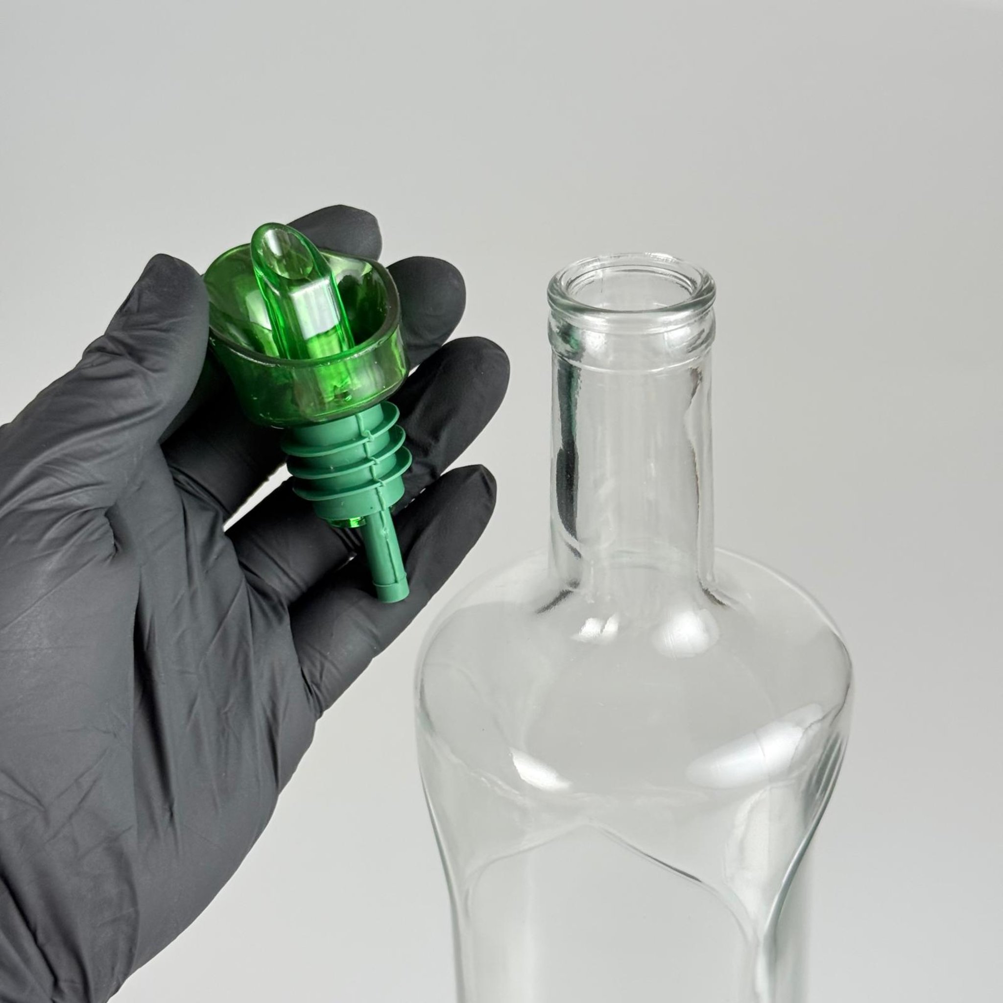 1000 CC DESENLİ DORİKA ŞEFFAF CAM ŞİŞE + HAVUZLU AÇIK YEŞİL AKITICILI TAKIM - 1000 ML MANTAR TIPALI ÇAKMA AĞIZ  CAM ŞİŞE