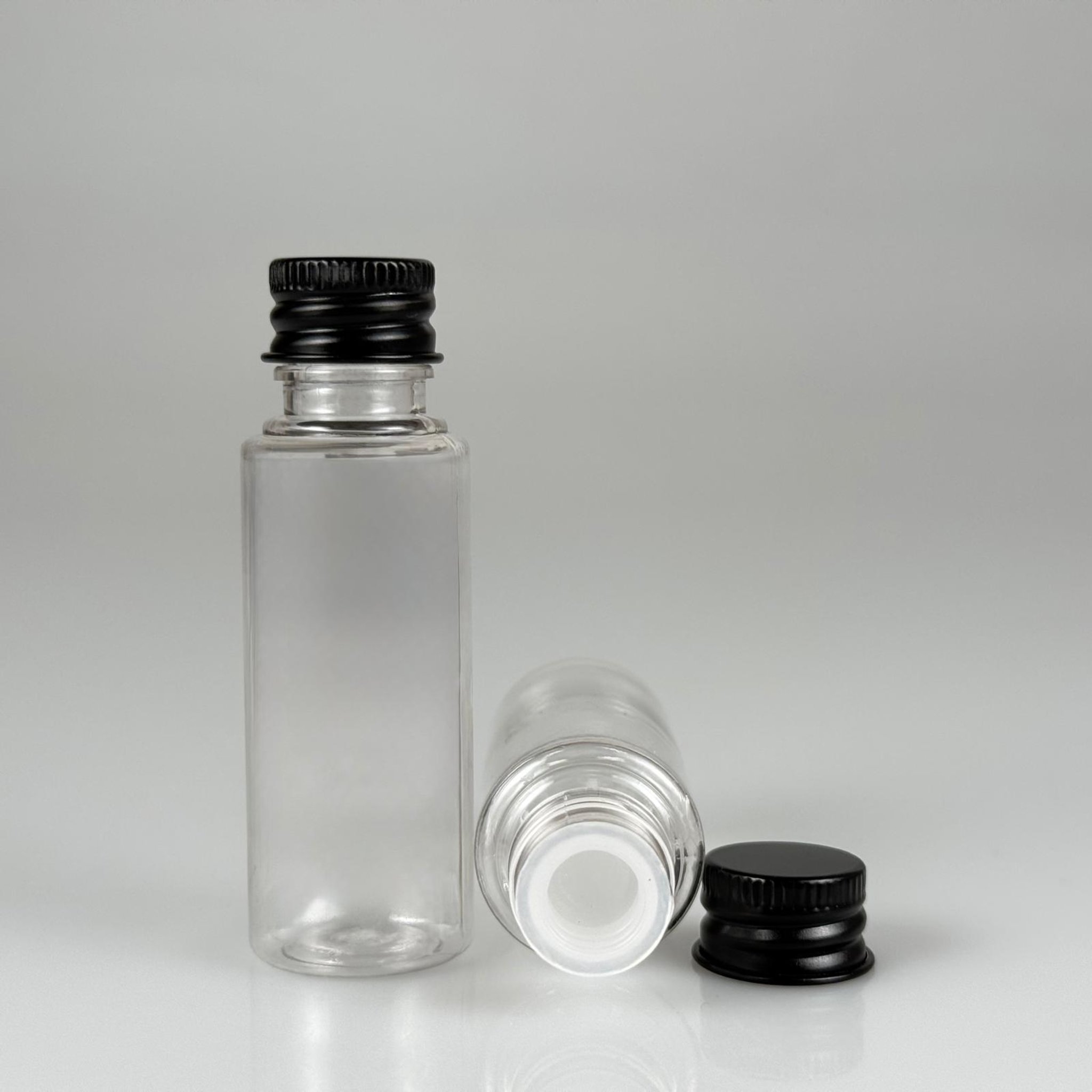 30 CC ŞEFFAF PET SHOT ŞİŞE - KÖPÜK CONTALI SİYAH ALÜMİNYUM METAL KAPAKLI + KÖR TIPALI TAKIM - 30 ML PLASTİK ŞİŞE