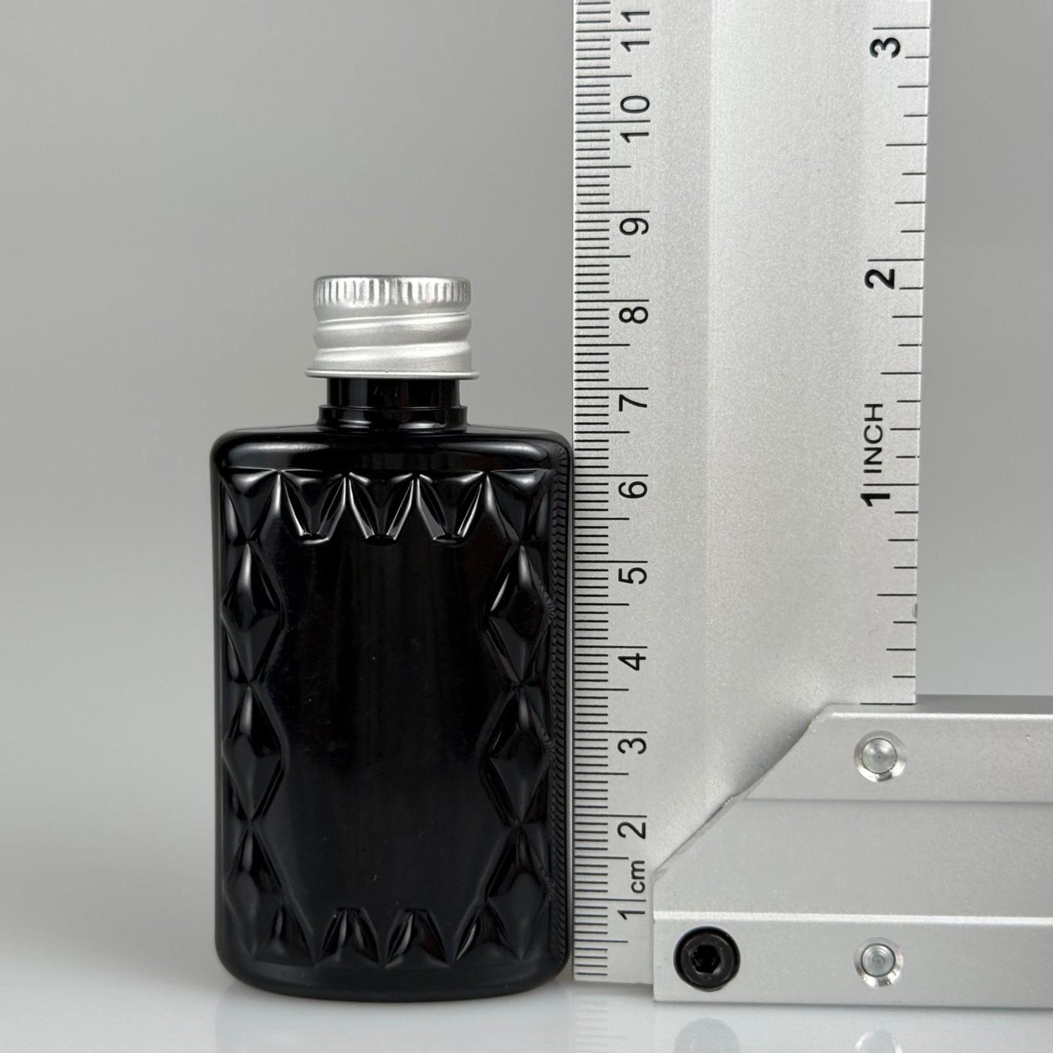 50 CC KÖŞELİ BEYAZ PET ŞİŞE + KÖPÜK CONTALI GÜMÜŞ ALÜMİNYUM METAL KAPAKLI TAKIM - 50  ML PET ŞİŞE